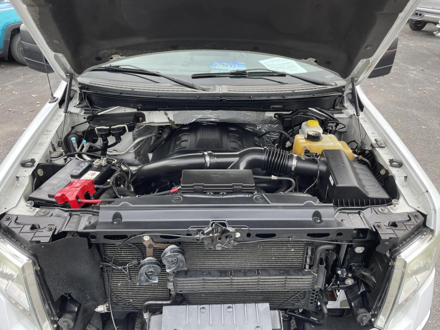 2014 White Ford F-150 XLT SuperCrew 6.5-ft. Bed 4WD (1FTFW1ET9EK) with an 3.5L V6 TURBO engine, 6-Speed Automatic transmission, located at 101 N. Main Street, Muncy, PA, 17756, (570) 546-5462, 41.207691, -76.785942 - Photo#9