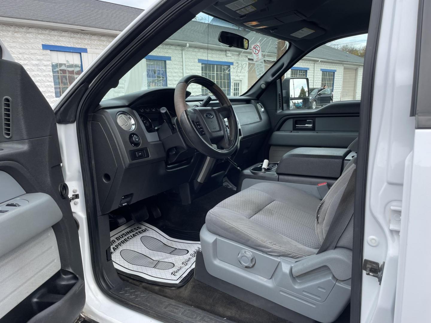 2014 White Ford F-150 XLT SuperCrew 6.5-ft. Bed 4WD (1FTFW1ET9EK) with an 3.5L V6 TURBO engine, 6-Speed Automatic transmission, located at 101 N. Main Street, Muncy, PA, 17756, (570) 546-5462, 41.207691, -76.785942 - Photo#6