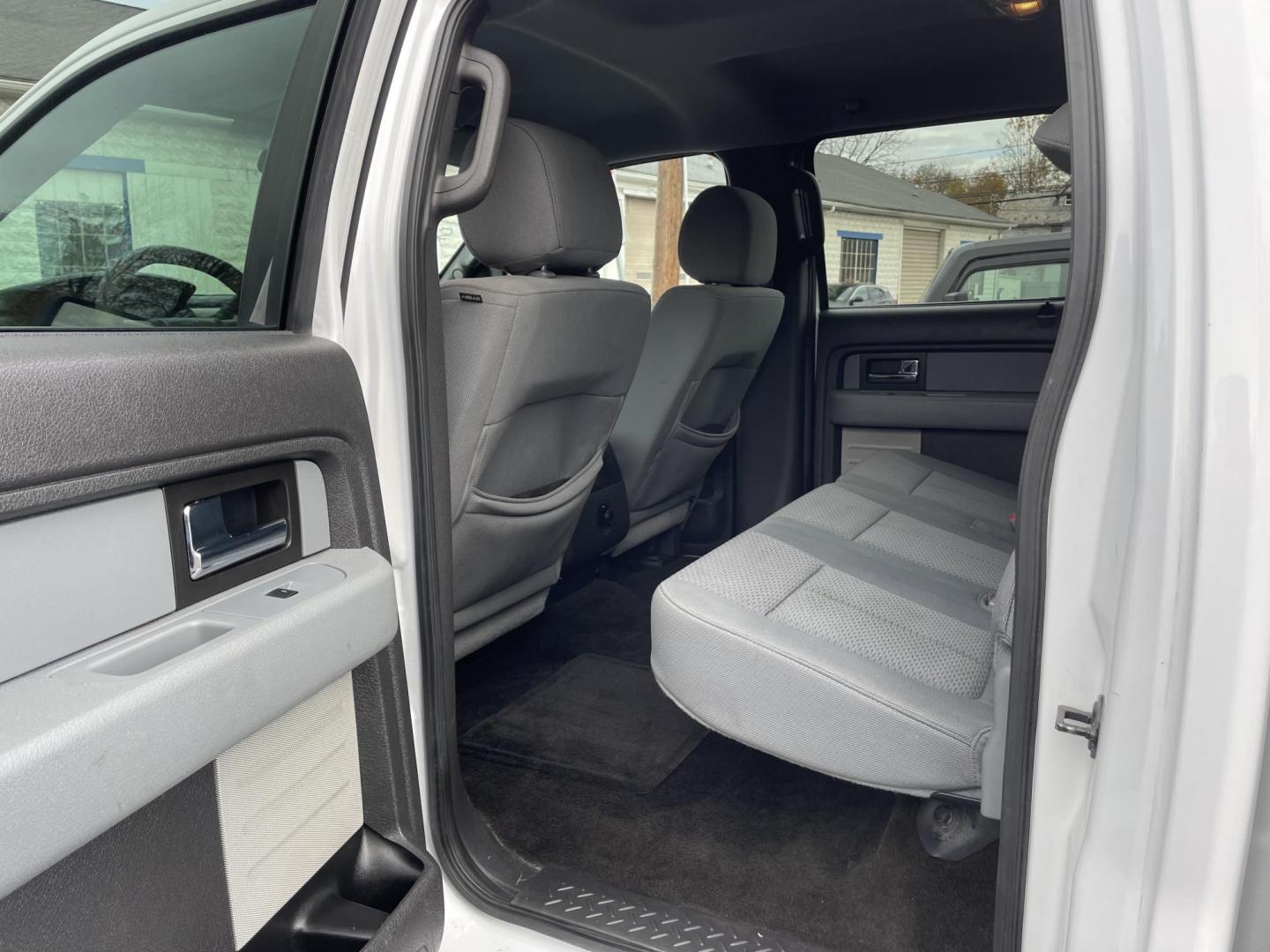 2014 White Ford F-150 XLT SuperCrew 6.5-ft. Bed 4WD (1FTFW1ET9EK) with an 3.5L V6 TURBO engine, 6-Speed Automatic transmission, located at 101 N. Main Street, Muncy, PA, 17756, (570) 546-5462, 41.207691, -76.785942 - Photo#7