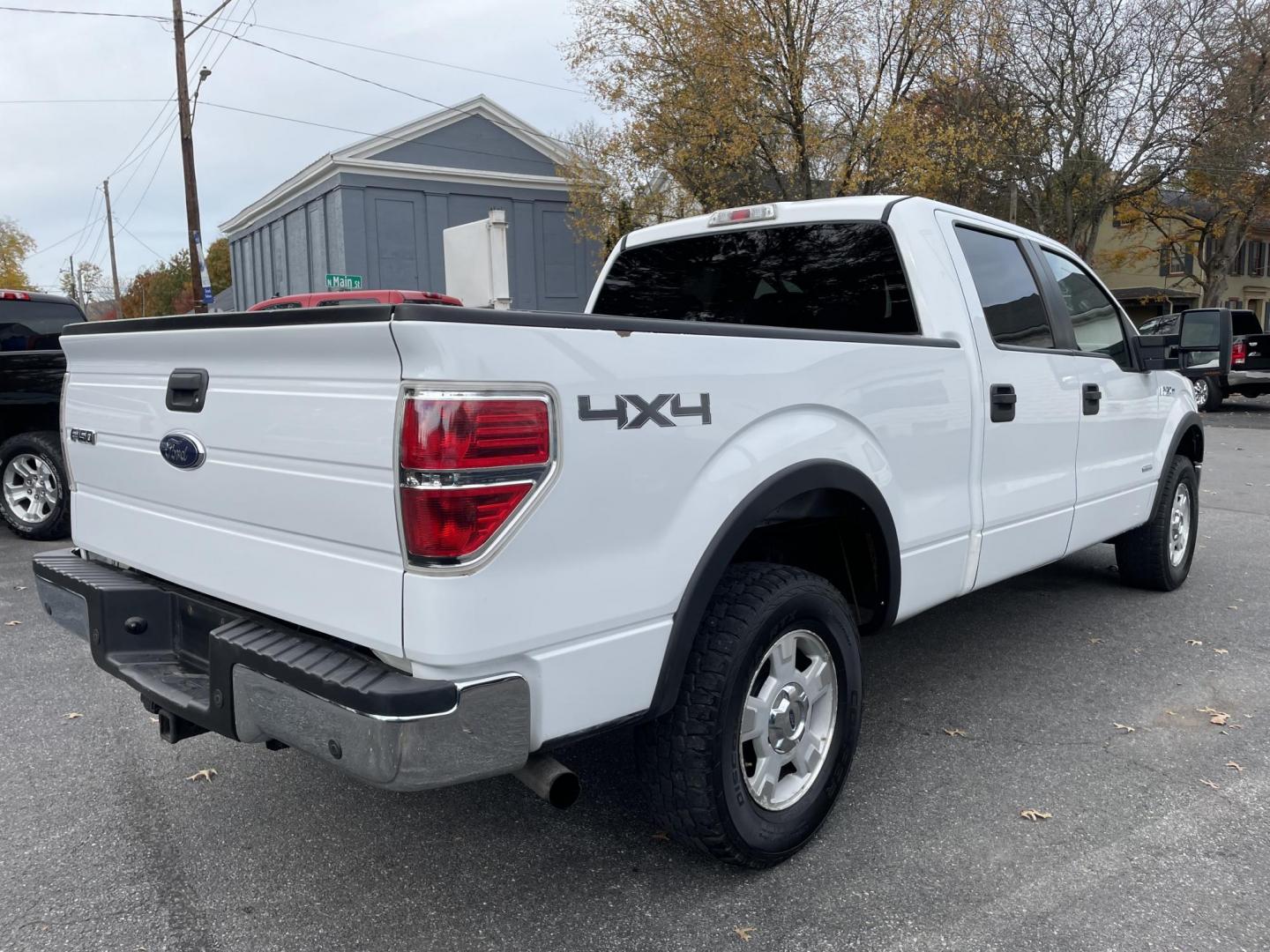 2014 White Ford F-150 XLT SuperCrew 6.5-ft. Bed 4WD (1FTFW1ET9EK) with an 3.5L V6 TURBO engine, 6-Speed Automatic transmission, located at 101 N. Main Street, Muncy, PA, 17756, (570) 546-5462, 41.207691, -76.785942 - Photo#3