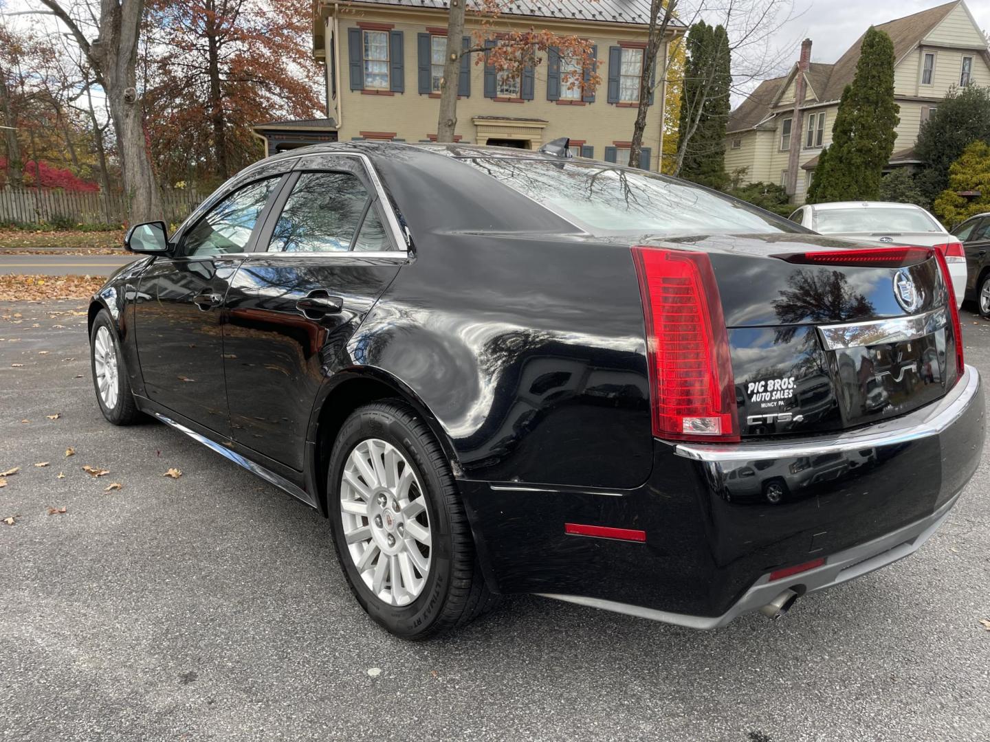 2011 black /black Cadillac CTS 3.0L Luxury AWD (1G6DG5EY7B0) with an 3.0L V6 DOHC 24V engine, 6-Speed Automatic transmission, located at 101 N. Main Street, Muncy, PA, 17756, (570) 546-5462, 41.207691, -76.785942 - Photo#2