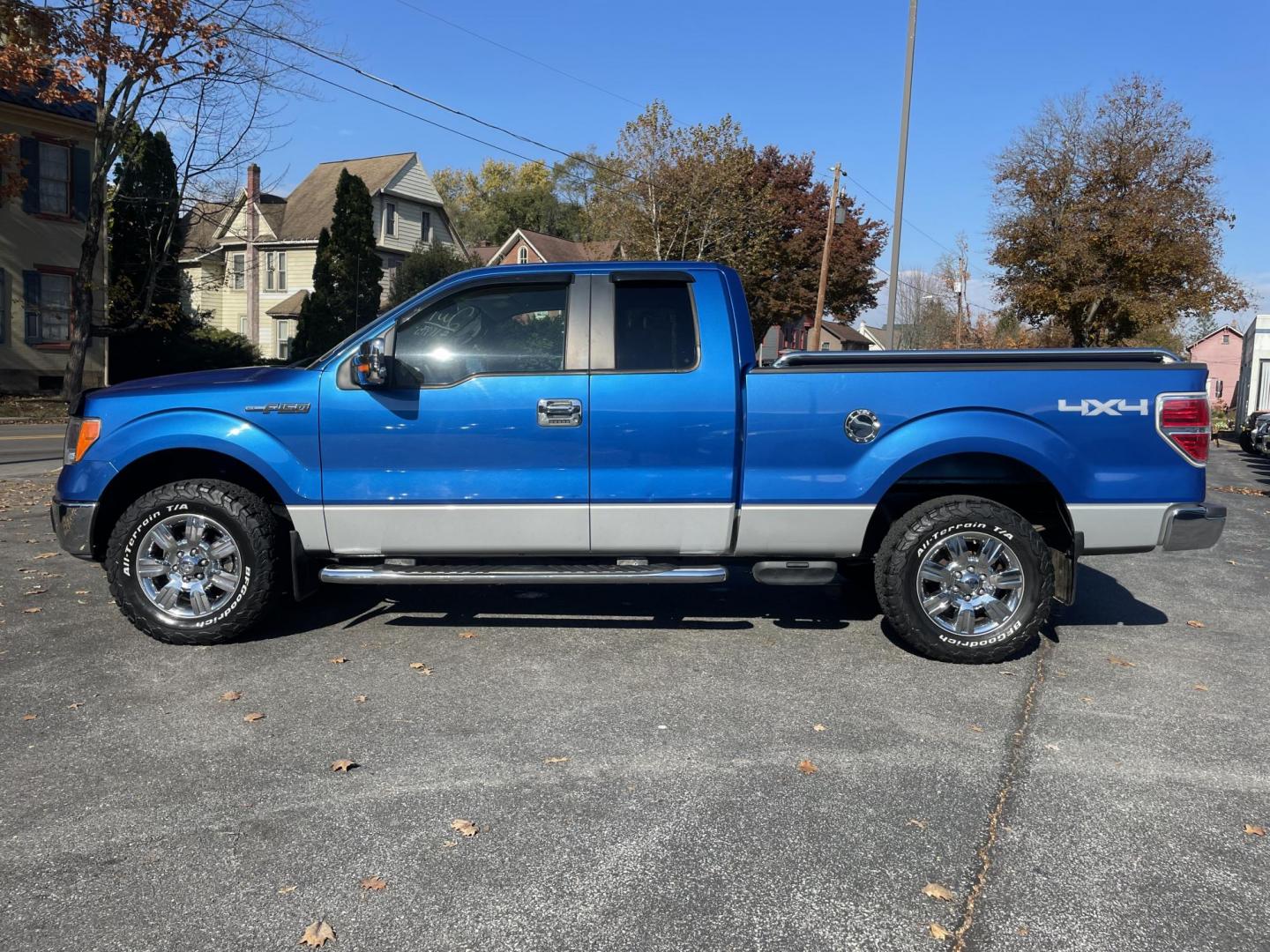 2009 BLUE Ford F-150 XLT SuperCab 6.5-ft. Bed 4WD (1FTPX14V59F) with an 5.4L V8 SOHC 24V FFV engine, 4-Speed Automatic transmission, located at 101 N. Main Street, Muncy, PA, 17756, (570) 546-5462, 41.207691, -76.785942 - Photo#2