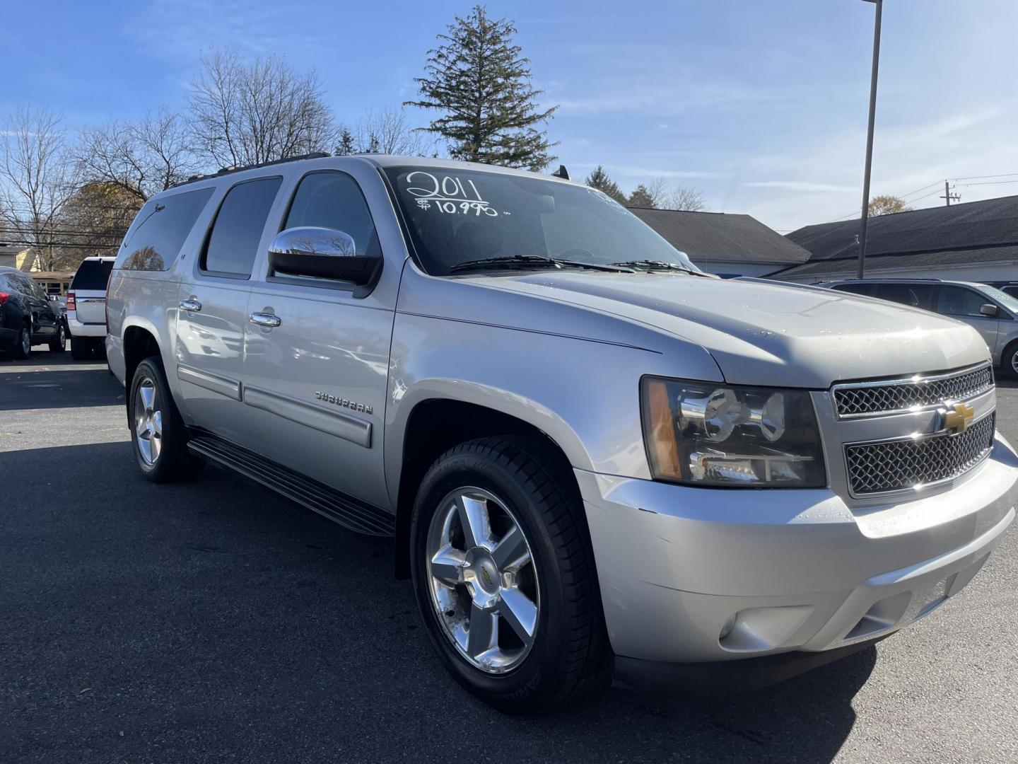 2011 Chevrolet Suburban LT 1500 4WD (1GNSKJE35BR) with an 5.3L V8 OHV 16V FFV engine, 4-Speed Automatic transmission, located at 101 N. Main Street, Muncy, PA, 17756, (570) 546-5462, 41.207691, -76.785942 - Photo#1