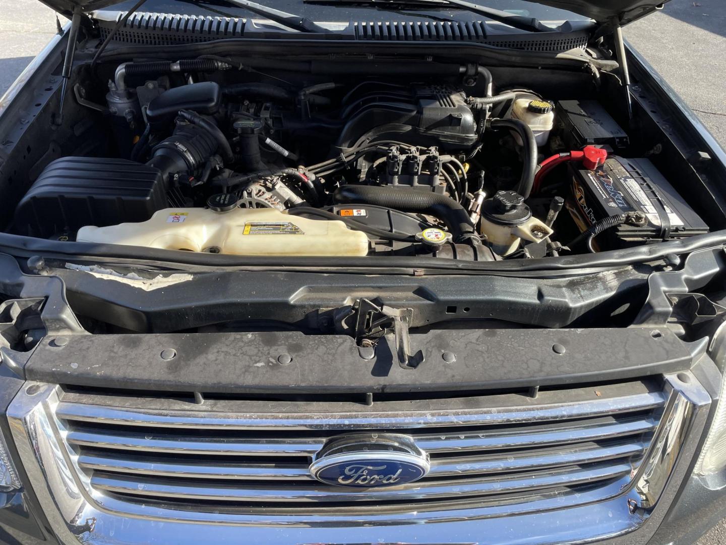 2010 Ford Explorer XLT 4.0L 4WD (1FMEU7DE2AU) with an 4.0L V6 SOHC 16V engine, 5-Speed Automatic transmission, located at 101 N. Main Street, Muncy, PA, 17756, (570) 546-5462, 41.207691, -76.785942 - Photo#8