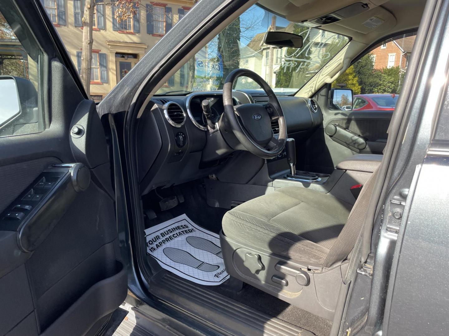 2010 Ford Explorer XLT 4.0L 4WD (1FMEU7DE2AU) with an 4.0L V6 SOHC 16V engine, 5-Speed Automatic transmission, located at 101 N. Main Street, Muncy, PA, 17756, (570) 546-5462, 41.207691, -76.785942 - Photo#4