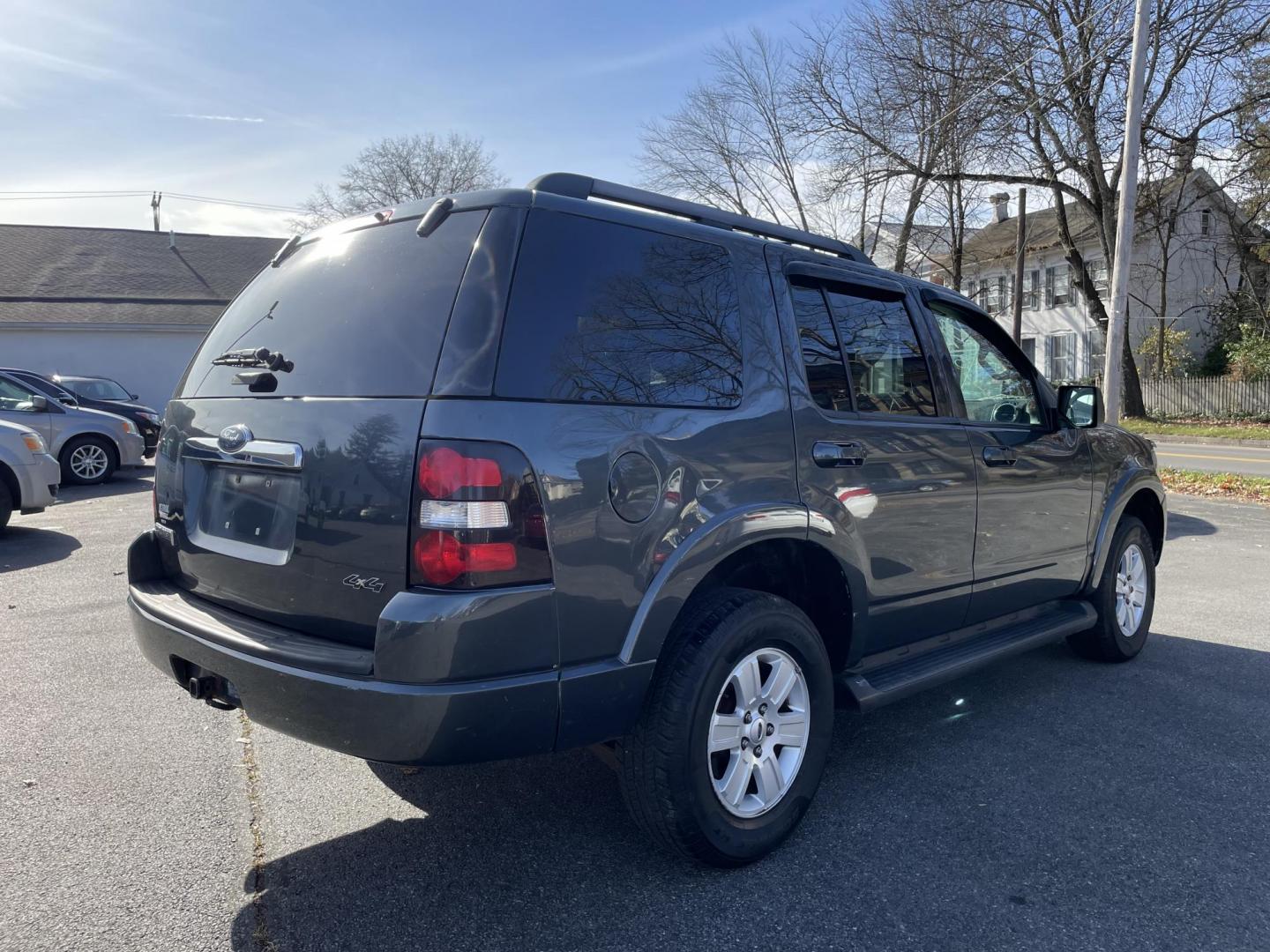 2010 Ford Explorer XLT 4.0L 4WD (1FMEU7DE2AU) with an 4.0L V6 SOHC 16V engine, 5-Speed Automatic transmission, located at 101 N. Main Street, Muncy, PA, 17756, (570) 546-5462, 41.207691, -76.785942 - Photo#3