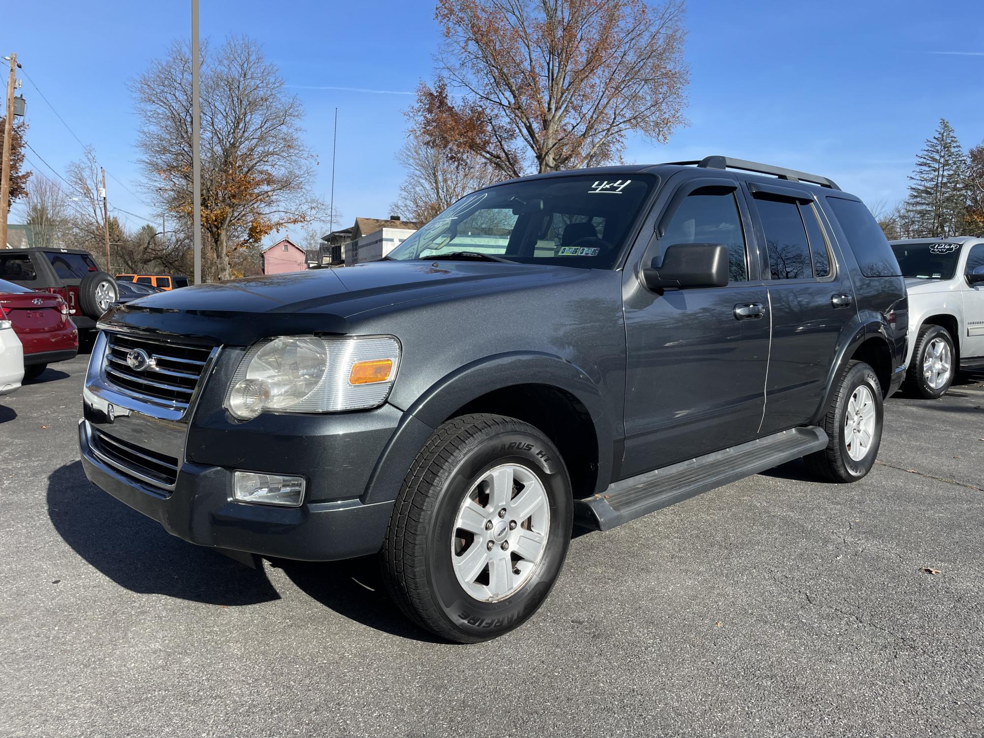 photo of 2010 Ford Explorer XLT 4.0L 4WD