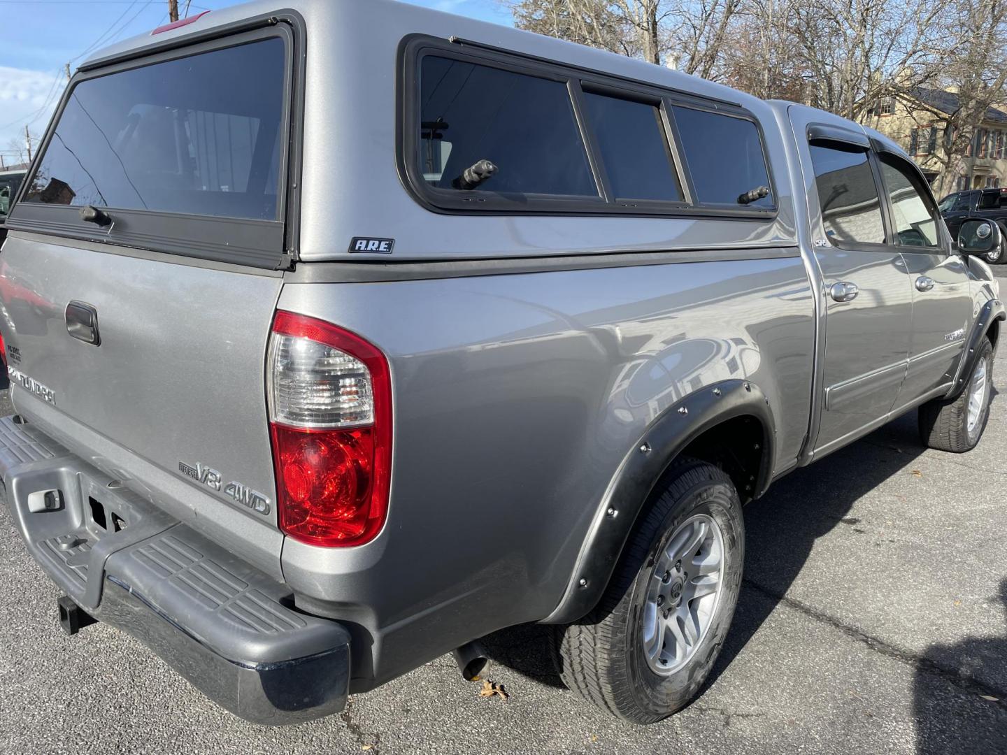 2005 Toyota Tundra SR5 Double Cab 4WD (5TBDT44155S) with an 4.7L V8 DOHC 32V engine, 5-Speed Automatic Overdrive transmission, located at 101 N. Main Street, Muncy, PA, 17756, (570) 546-5462, 41.207691, -76.785942 - Photo#3