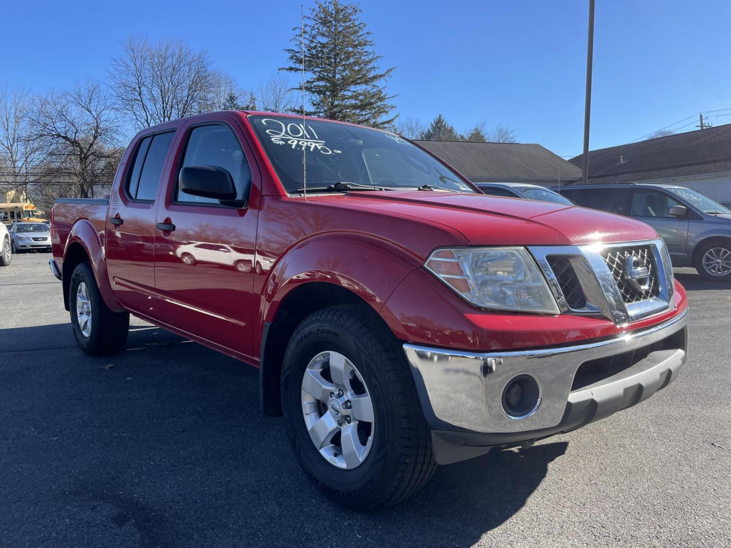 2011 Nissan Frontier SL Crew Cab 4WD (1N6AD0EV1BC) with an 4.0L V6 DOHC 24V engine, 5-Speed Automatic transmission, located at 101 N. Main Street, Muncy, PA, 17756, (570) 546-5462, 41.207691, -76.785942 - Photo#1