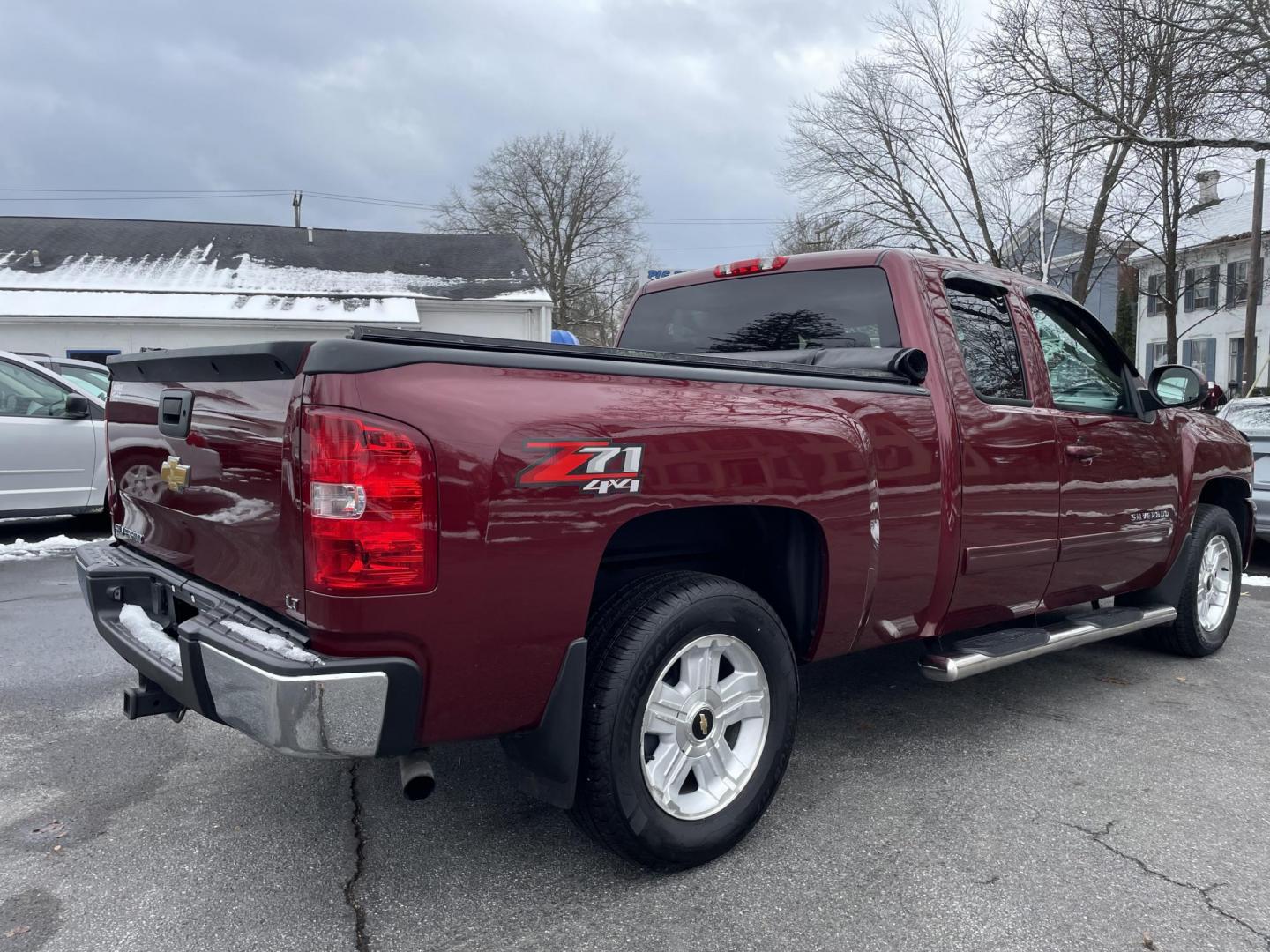 2013 Chevrolet Silverado 1500 LT Ext. Cab Long Box 4WD (1GCRKSE70DZ) with an 5.3L V8 OHV 16V FFV engine, 6-Speed Automatic transmission, located at 101 N. Main Street, Muncy, PA, 17756, (570) 546-5462, 41.207691, -76.785942 - Photo#3
