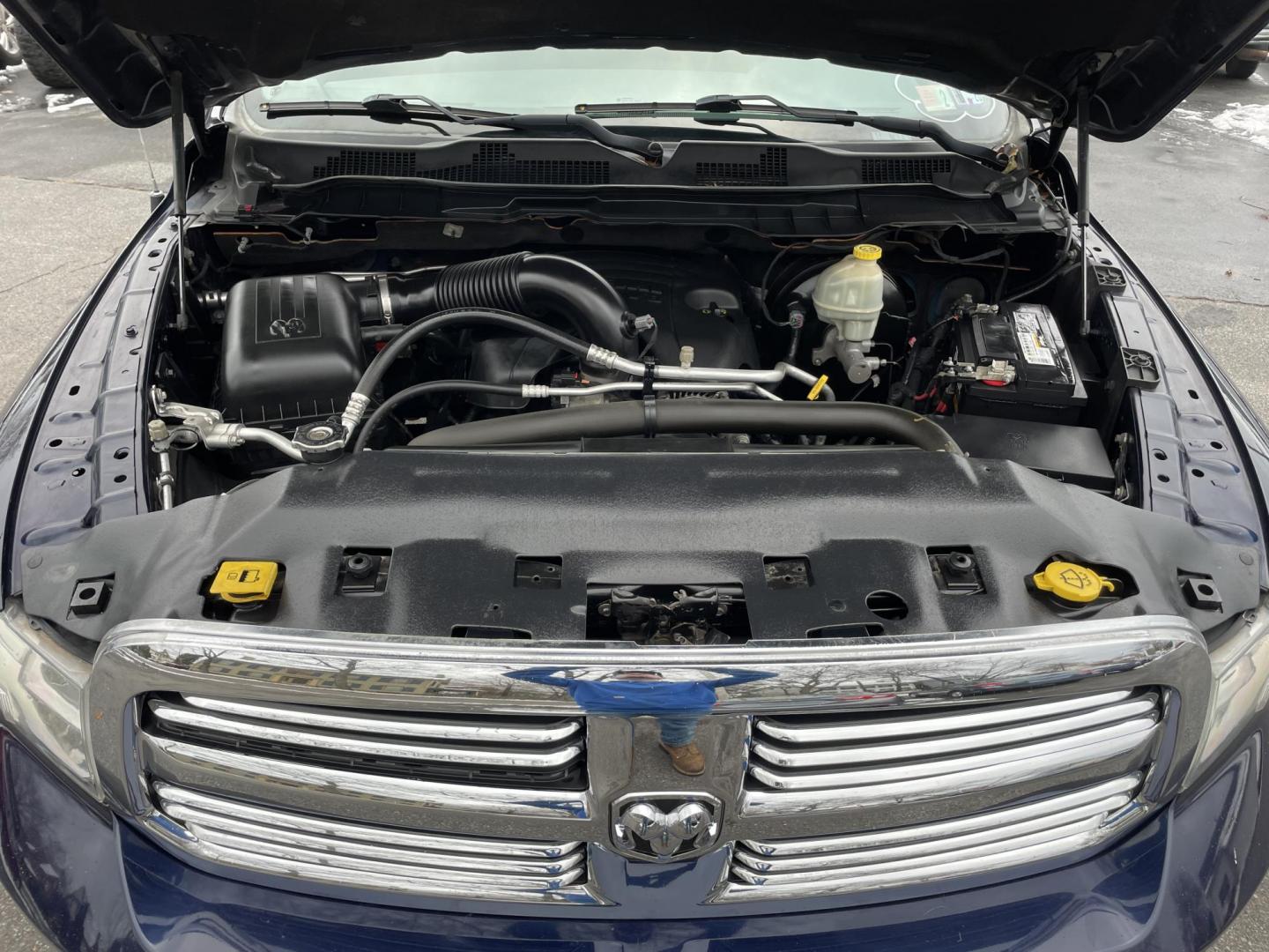 2016 BLUE RAM 1500 SLT Quad Cab 4WD (1C6RR7GTXGS) with an 5.7L V8 OHV 16V engine, 6A transmission, located at 101 N. Main Street, Muncy, PA, 17756, (570) 546-5462, 41.207691, -76.785942 - Photo#7