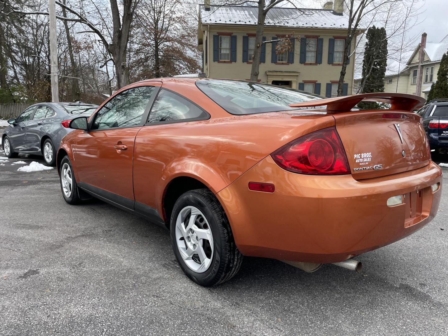 2007 Pontiac G5 Coupe (1G2AL15F377) with an 2.2L L4 DOHC 16V engine, located at 101 N. Main Street, Muncy, PA, 17756, (570) 546-5462, 41.207691, -76.785942 - Photo#2