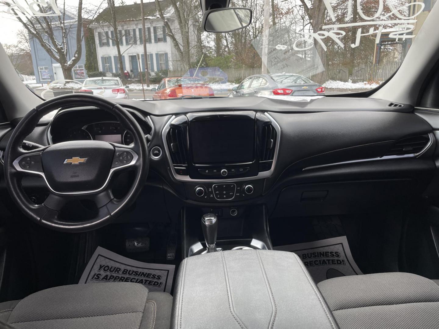 2019 black /black Chevrolet Traverse LT Cloth AWD (1GNEVGKW0KJ) with an 3.6L V6 DOHC 24V engine, 9A transmission, located at 101 N. Main Street, Muncy, PA, 17756, (570) 546-5462, 41.207691, -76.785942 - Photo#5