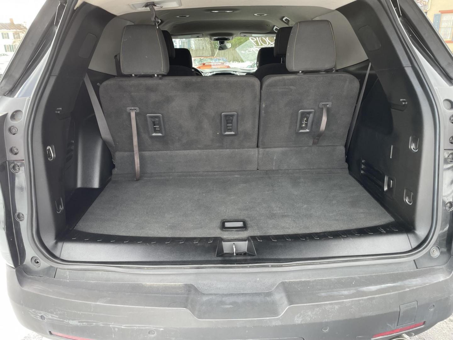 2019 black /black Chevrolet Traverse LT Cloth AWD (1GNEVGKW0KJ) with an 3.6L V6 DOHC 24V engine, 9A transmission, located at 101 N. Main Street, Muncy, PA, 17756, (570) 546-5462, 41.207691, -76.785942 - Photo#9
