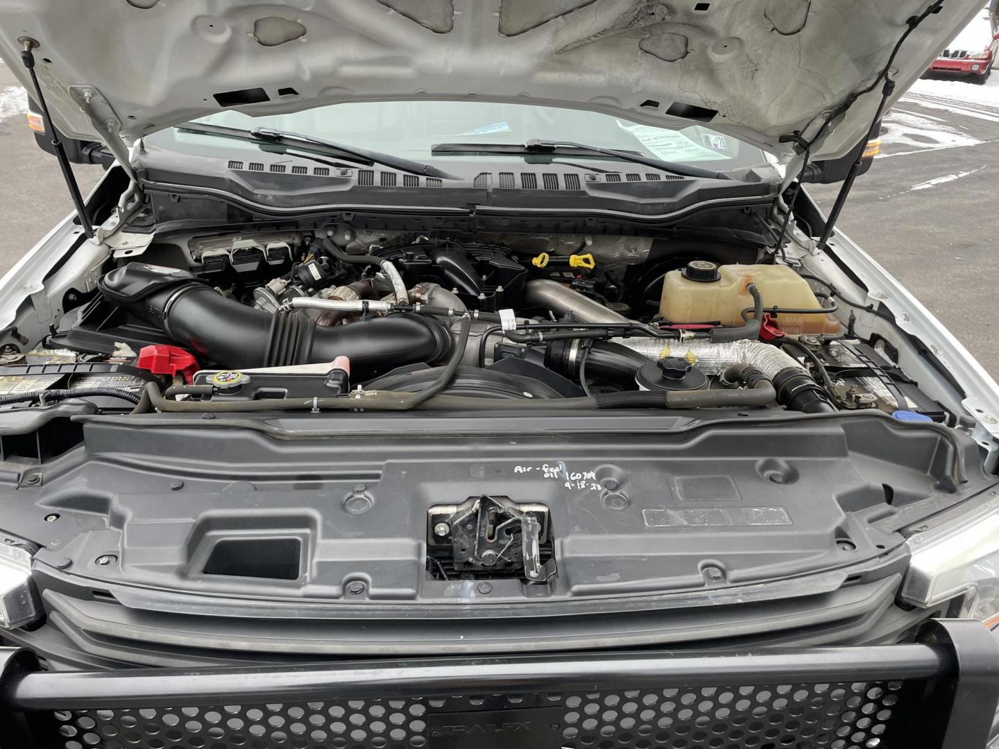 2018 White Ford F-250 SD XL Crew Cab Long Bed 4WD (1FT7W2BT8JE) with an 6.7L V8 OHV 16V DIESEL engine, 6A transmission, located at 101 N. Main Street, Muncy, PA, 17756, (570) 546-5462, 41.207691, -76.785942 - Photo#9