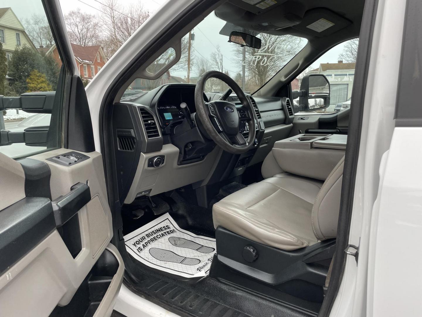 2018 White Ford F-250 SD XL Crew Cab Long Bed 4WD (1FT7W2BT8JE) with an 6.7L V8 OHV 16V DIESEL engine, 6A transmission, located at 101 N. Main Street, Muncy, PA, 17756, (570) 546-5462, 41.207691, -76.785942 - Photo#7