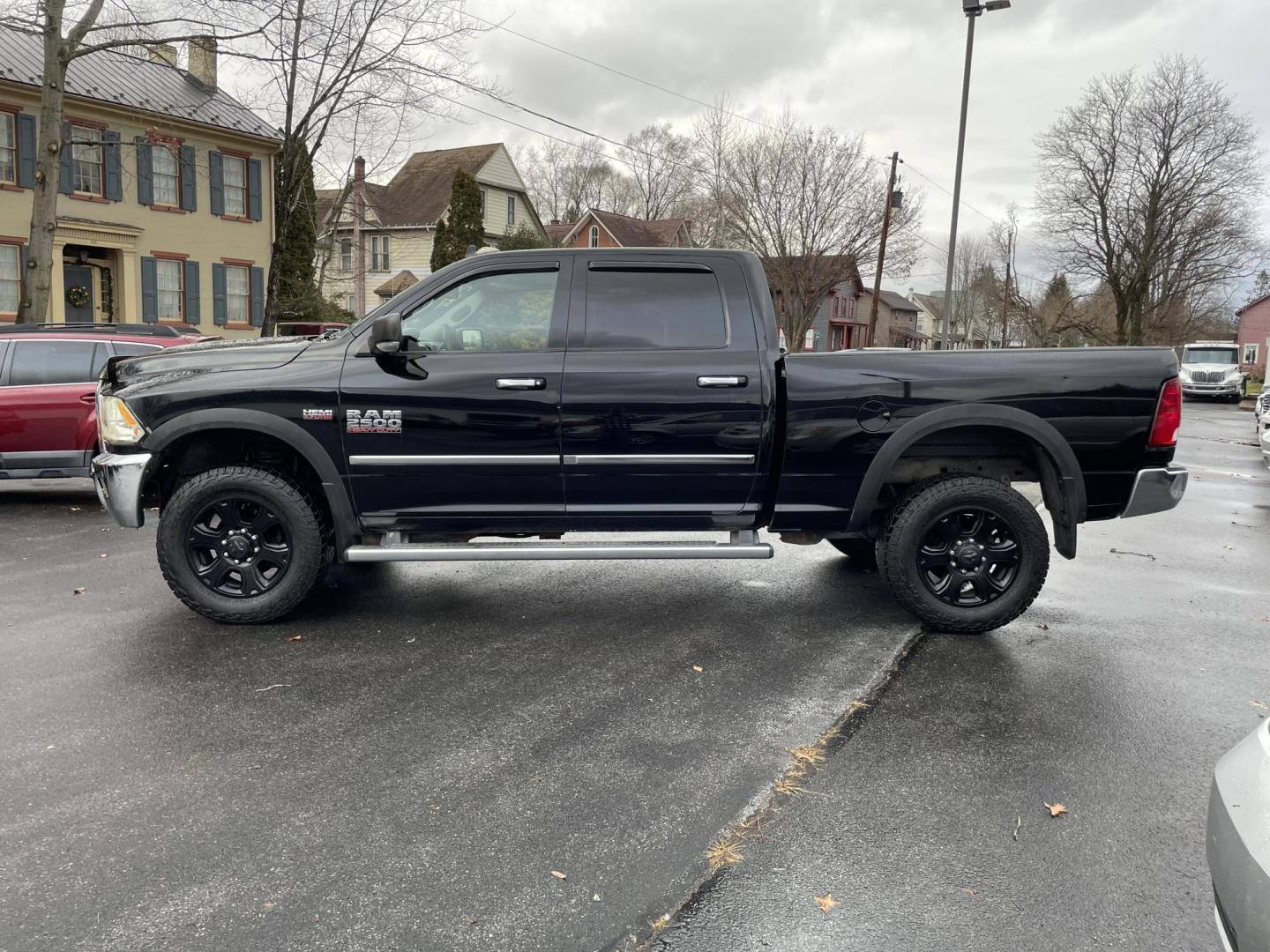 2014 black RAM 2500 Big Horn Crew Cab SWB 4WD (3C6TR5DT5EG) with an 5.7L V8 OHV 16V engine, 6-Speed Automatic transmission, located at 101 N. Main Street, Muncy, PA, 17756, (570) 546-5462, 41.207691, -76.785942 - Photo#5