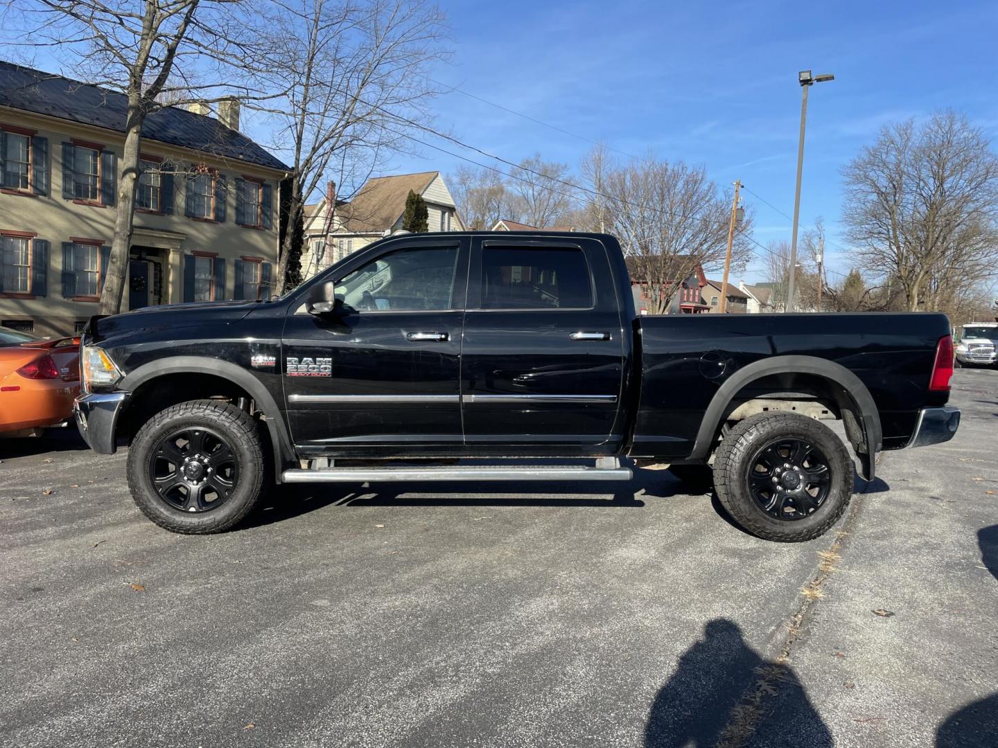2014 black RAM 2500 Big Horn Crew Cab SWB 4WD (3C6TR5DT5EG) with an 5.7L V8 OHV 16V engine, 6-Speed Automatic transmission, located at 101 N. Main Street, Muncy, PA, 17756, (570) 546-5462, 41.207691, -76.785942 - Photo#4