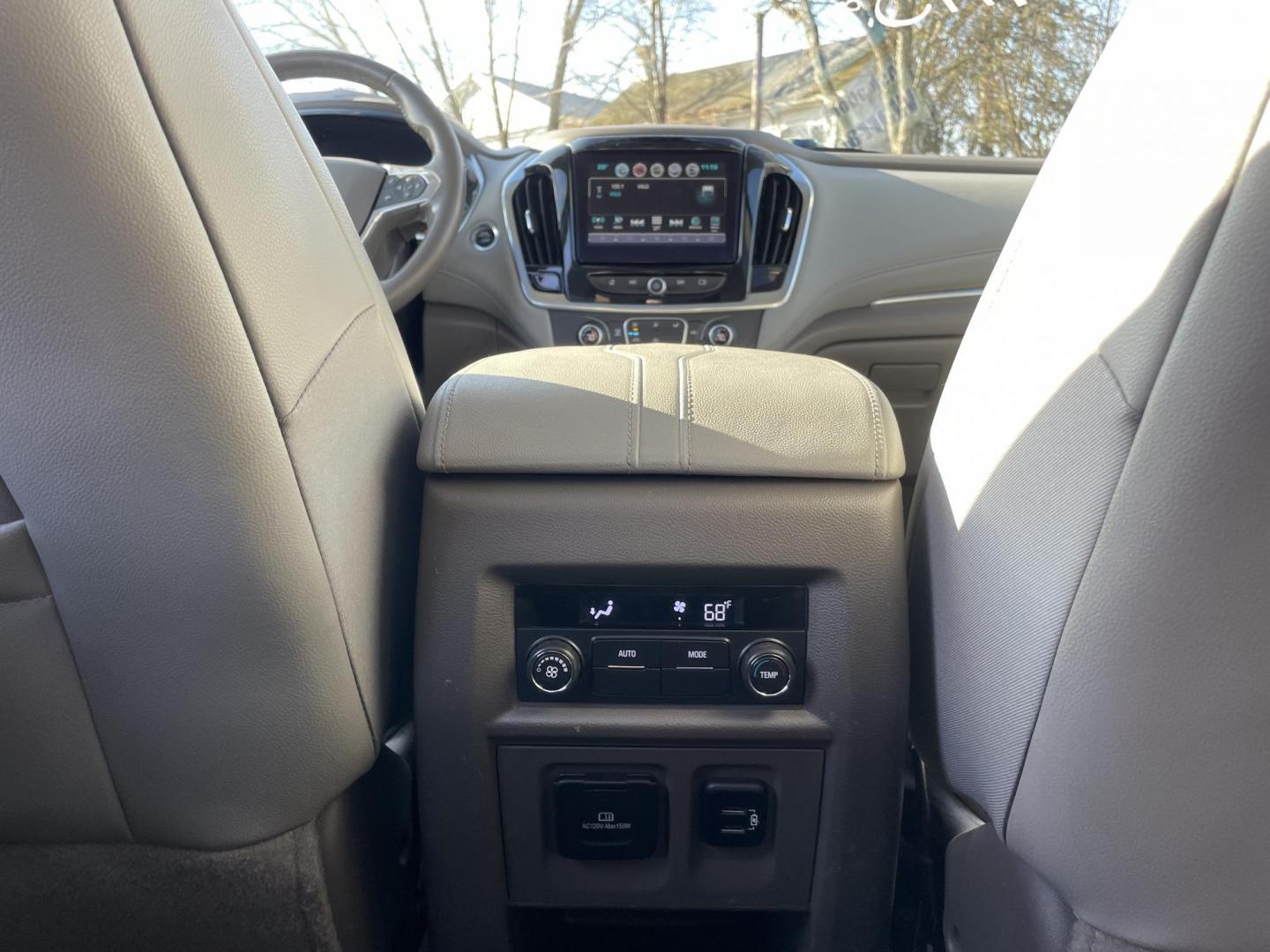 2018 Chevrolet Traverse LT Feather AWD (1GNEVHKW2JJ) with an 3.6L V6 DOHC 24V engine, 9A transmission, located at 101 N. Main Street, Muncy, PA, 17756, (570) 546-5462, 41.207691, -76.785942 - Photo#7