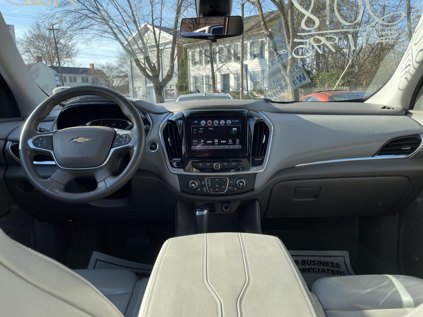 2018 Chevrolet Traverse LT Feather AWD (1GNEVHKW2JJ) with an 3.6L V6 DOHC 24V engine, 9A transmission, located at 101 N. Main Street, Muncy, PA, 17756, (570) 546-5462, 41.207691, -76.785942 - Photo#5