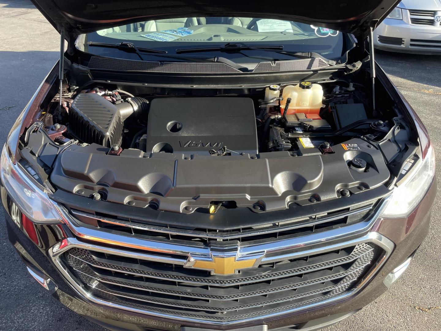 2018 Chevrolet Traverse LT Feather AWD (1GNEVHKW2JJ) with an 3.6L V6 DOHC 24V engine, 9A transmission, located at 101 N. Main Street, Muncy, PA, 17756, (570) 546-5462, 41.207691, -76.785942 - Photo#11