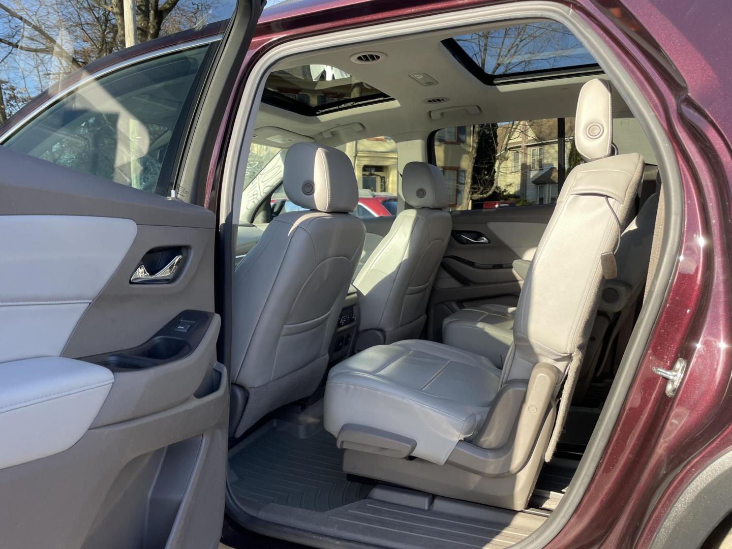 2018 Chevrolet Traverse LT Feather AWD (1GNEVHKW2JJ) with an 3.6L V6 DOHC 24V engine, 9A transmission, located at 101 N. Main Street, Muncy, PA, 17756, (570) 546-5462, 41.207691, -76.785942 - Photo#8