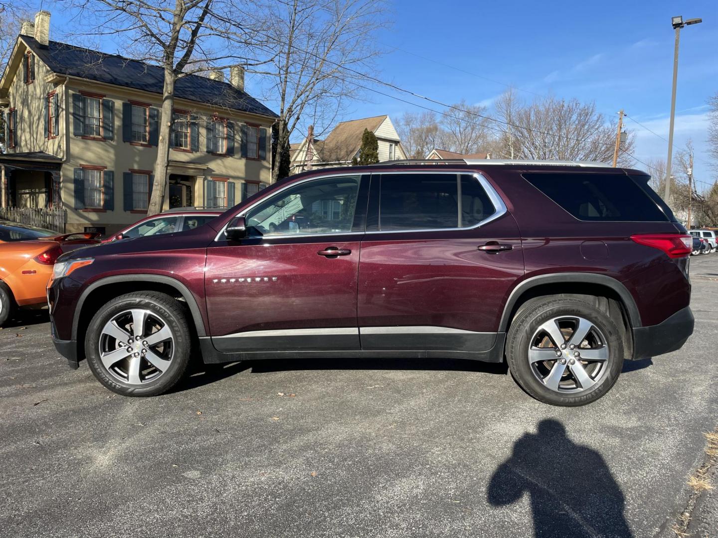 2018 Chevrolet Traverse LT Feather AWD (1GNEVHKW2JJ) with an 3.6L V6 DOHC 24V engine, 9A transmission, located at 101 N. Main Street, Muncy, PA, 17756, (570) 546-5462, 41.207691, -76.785942 - Photo#2