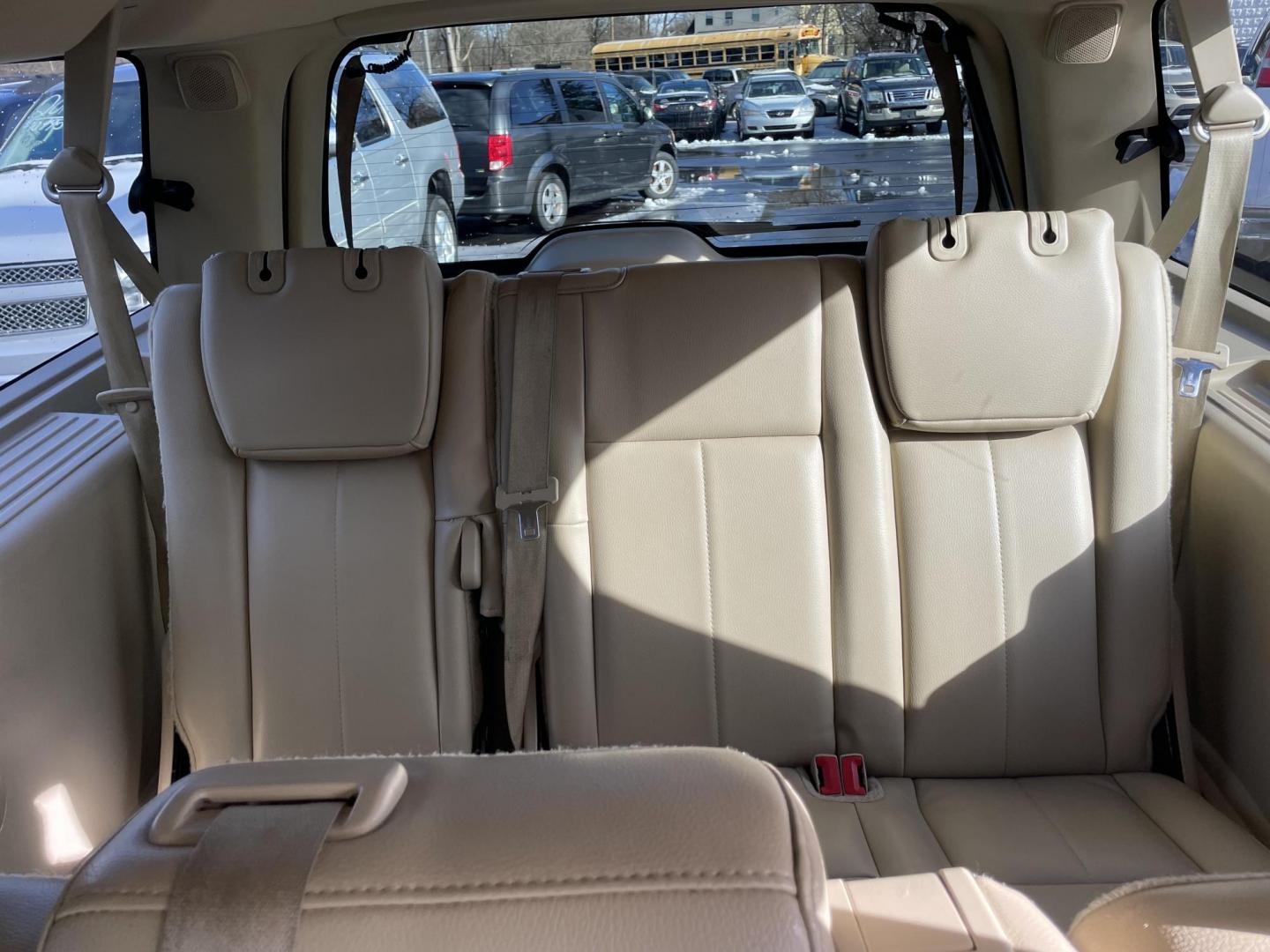 2017 White Ford Expedition EL XLT 4WD (1FMJK1JT8HE) with an 3.5L V6 DOHC 24V FFV engine, 6A transmission, located at 101 N. Main Street, Muncy, PA, 17756, (570) 546-5462, 41.207691, -76.785942 - Photo#8