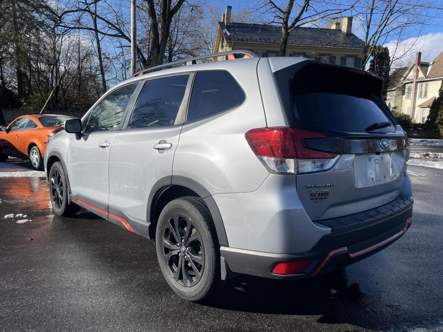 2019 Subaru Forester Sport (JF2SKAJC5KH) with an 2.5L H4 SOHC 16V engine, CVT transmission, located at 101 N. Main Street, Muncy, PA, 17756, (570) 546-5462, 41.207691, -76.785942 - Photo#4