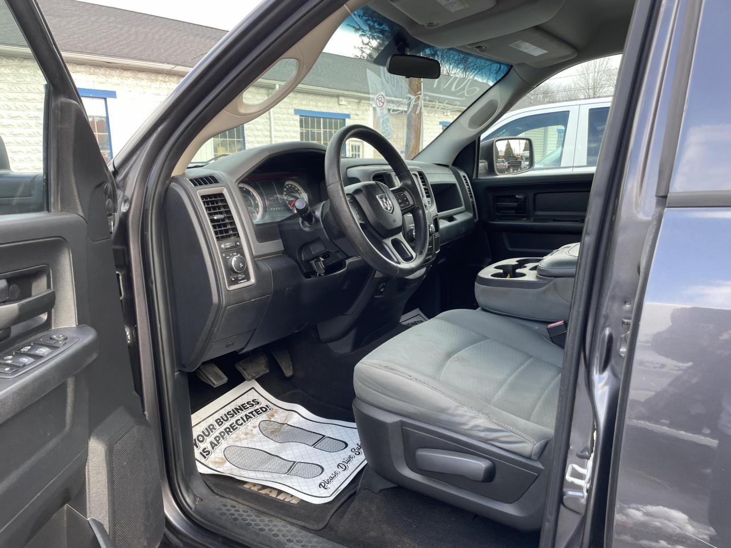 2017 RAM 1500 Tradesman Quad Cab 4WD (1C6RR7FG5HS) with an 3.6L V6 DOHC 24V FFV engine, 8A transmission, located at 101 N. Main Street, Muncy, PA, 17756, (570) 546-5462, 41.207691, -76.785942 - Photo#4