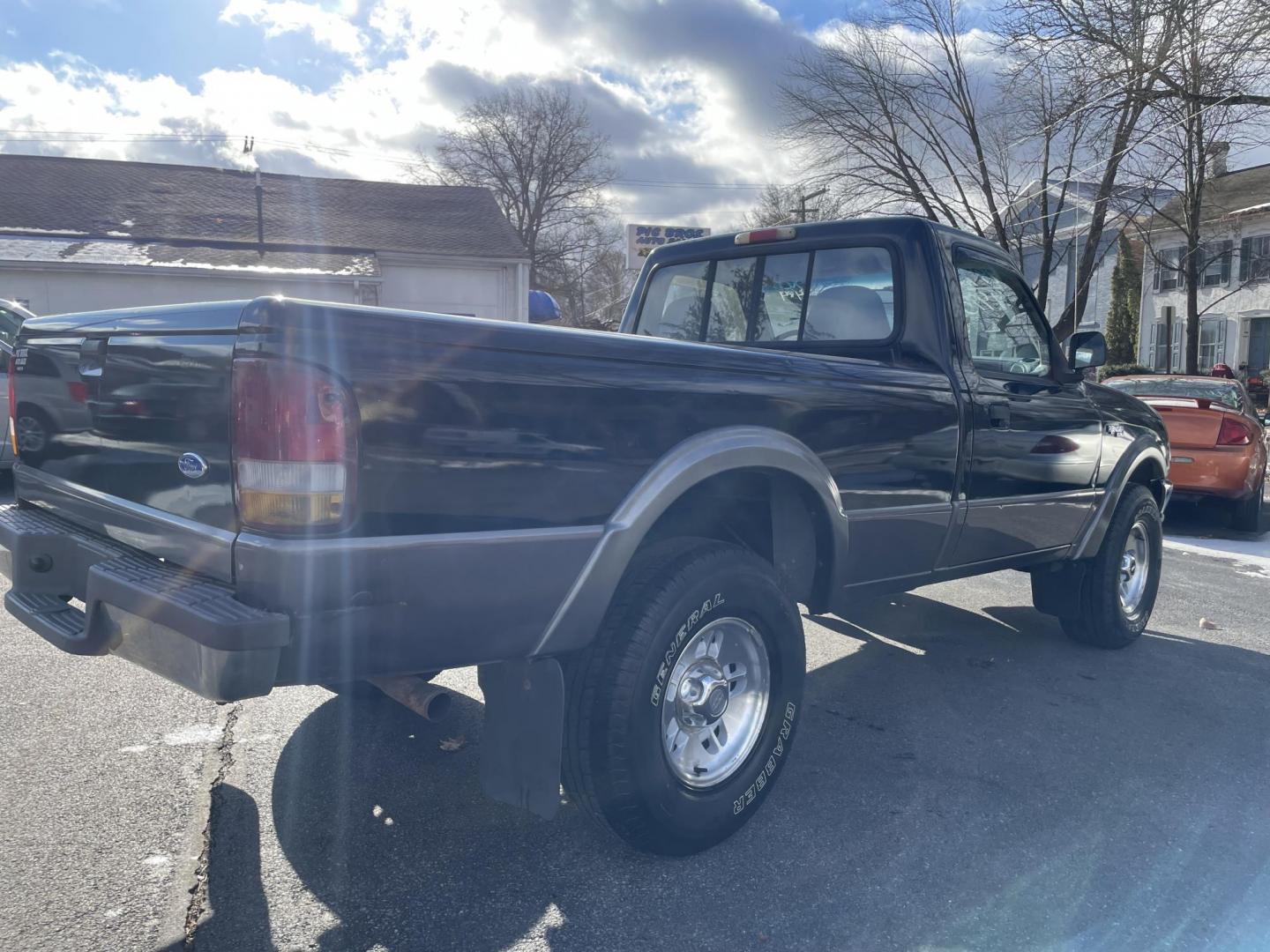 1997 Ford Ranger Splash Reg. Cab 4WD (1FTCR11X6VT) with an 4.0L V6 OHV 12V engine, 5 Speed Manual transmission, located at 101 N. Main Street, Muncy, PA, 17756, (570) 546-5462, 41.207691, -76.785942 - Photo#4