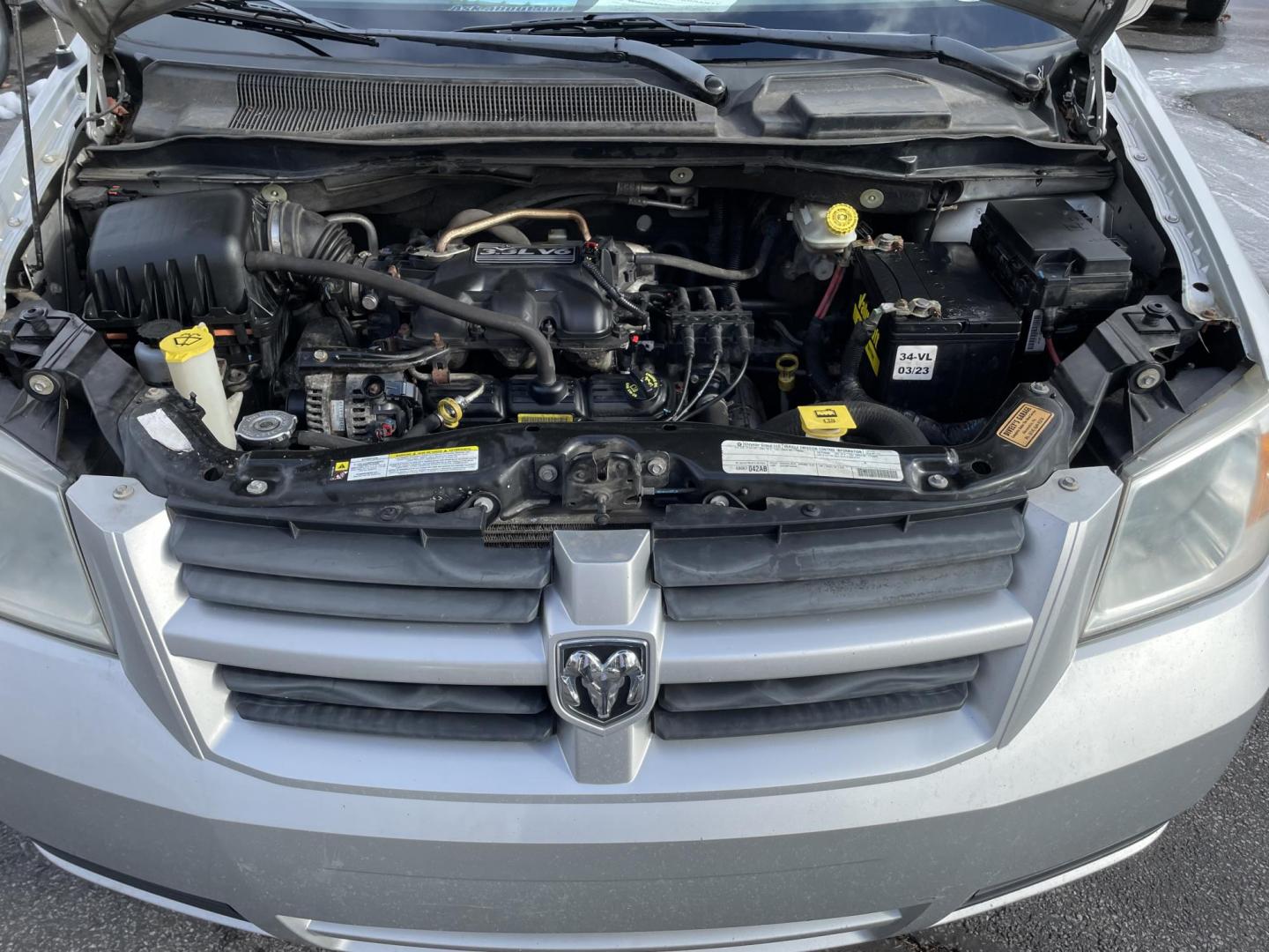 2010 Dodge Grand Caravan SE (2D4RN4DEXAR) with an 3.3L V6 OHV 12V engine, 4-Speed Automatic transmission, located at 101 N. Main Street, Muncy, PA, 17756, (570) 546-5462, 41.207691, -76.785942 - Photo#8