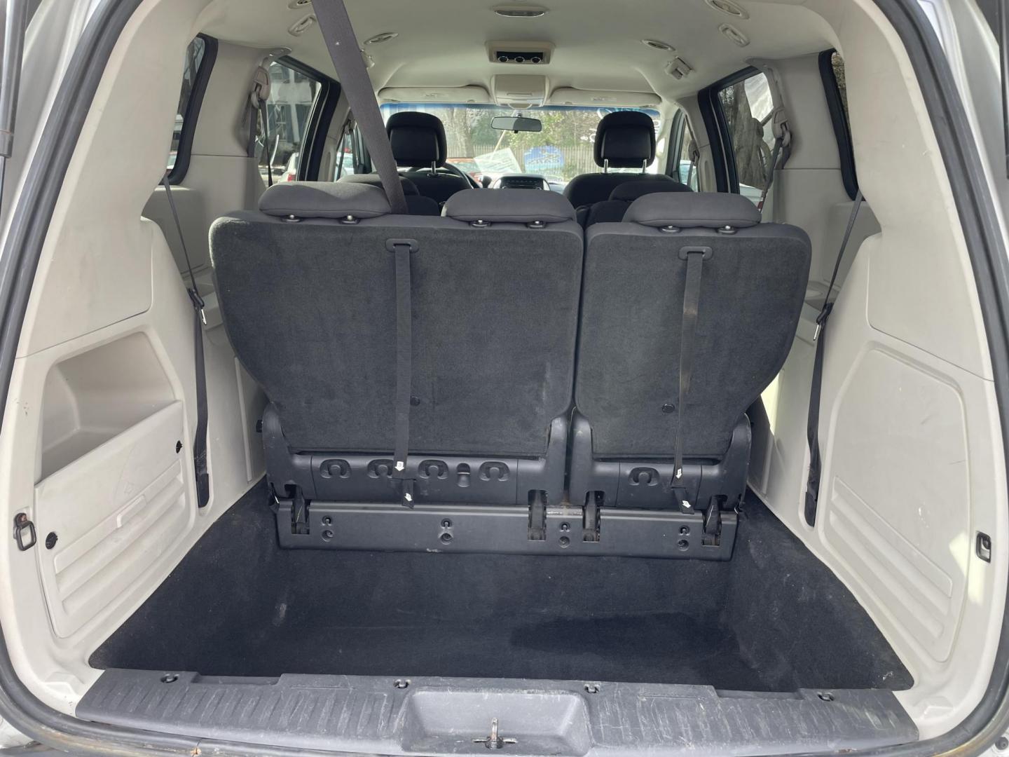 2010 Dodge Grand Caravan SE (2D4RN4DEXAR) with an 3.3L V6 OHV 12V engine, 4-Speed Automatic transmission, located at 101 N. Main Street, Muncy, PA, 17756, (570) 546-5462, 41.207691, -76.785942 - Photo#7