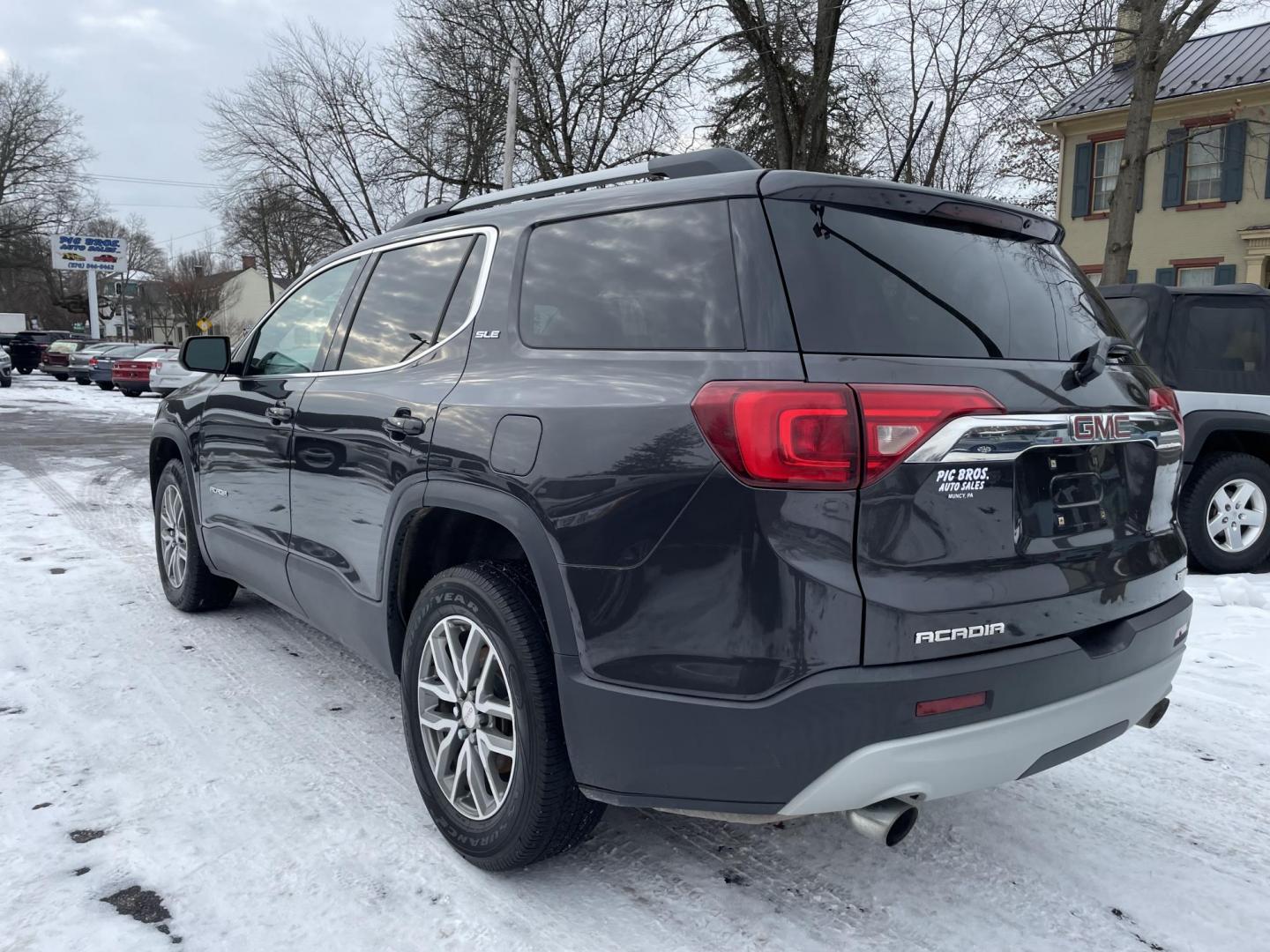 2017 GMC Acadia SLE-2 AWD (1GKKNSLS1HZ) with an 2.5L L4 DOHC 16V engine, 6A transmission, located at 101 N. Main Street, Muncy, PA, 17756, (570) 546-5462, 41.207691, -76.785942 - Photo#2