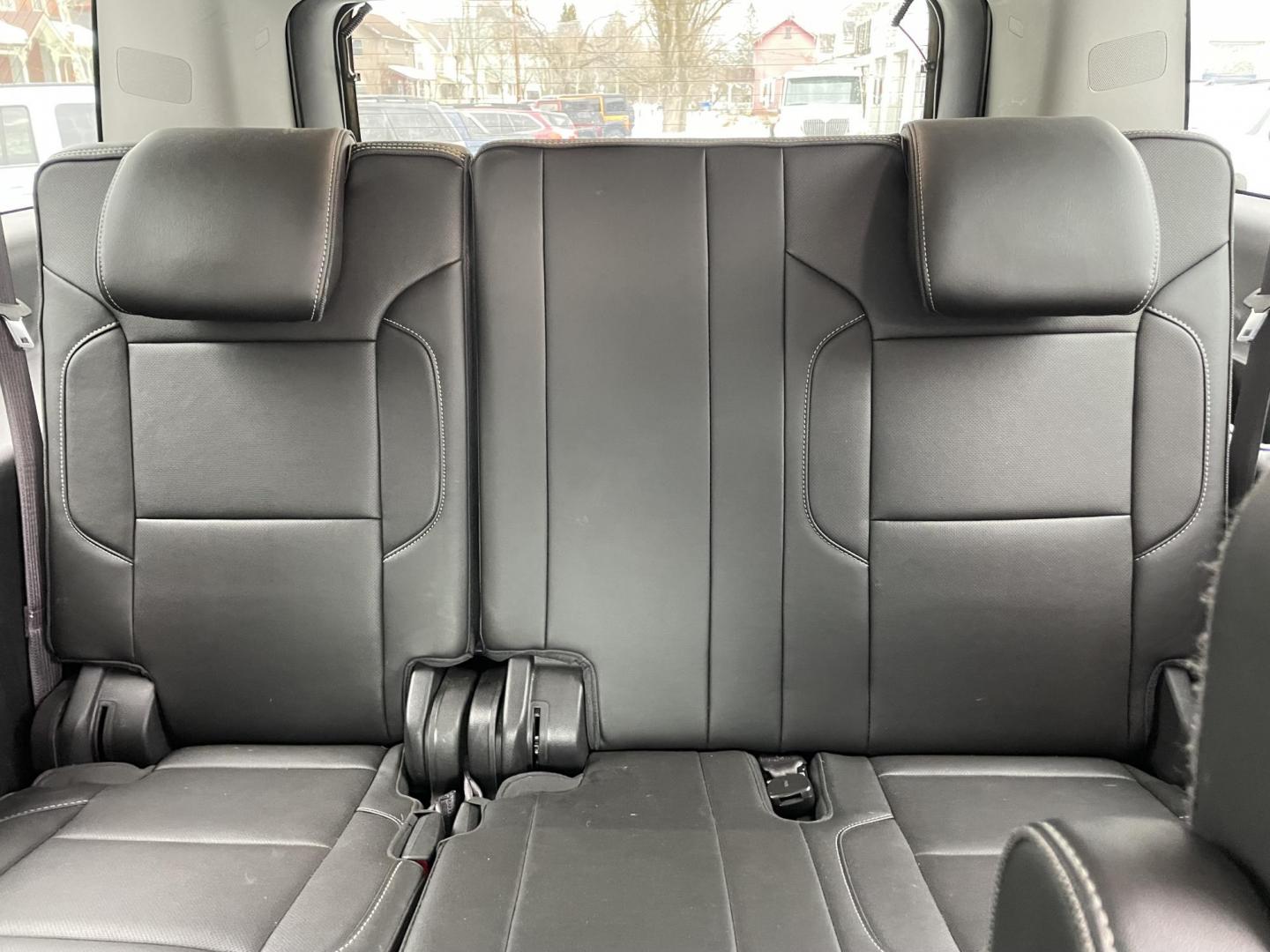 2017 White /black GMC Yukon XL Denali 4WD (1GKS2HKJ0HR) with an 6.2L V8 OHV 16V engine, 6A transmission, located at 101 N. Main Street, Muncy, PA, 17756, (570) 546-5462, 41.207691, -76.785942 - Photo#11