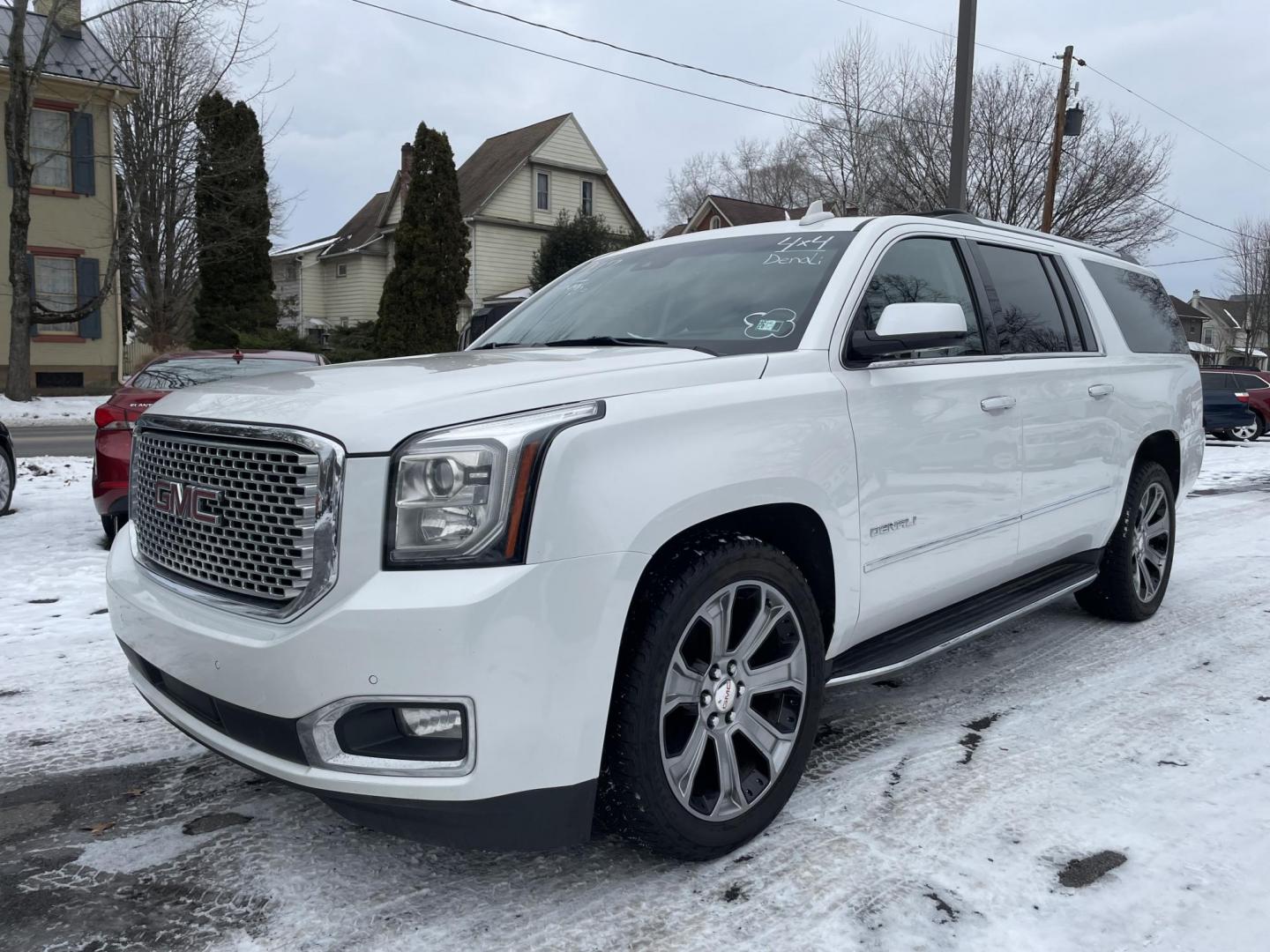 2017 White /black GMC Yukon XL Denali 4WD (1GKS2HKJ0HR) with an 6.2L V8 OHV 16V engine, 6A transmission, located at 101 N. Main Street, Muncy, PA, 17756, (570) 546-5462, 41.207691, -76.785942 - Photo#0