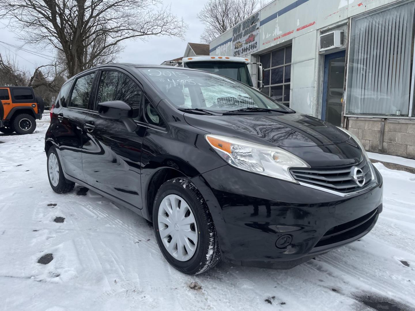 2015 black Nissan Versa Note S (3N1CE2CP3FL) with an 1.6L L4 DOHC 16V engine, 5-Speed Automatic transmission, located at 101 N. Main Street, Muncy, PA, 17756, (570) 546-5462, 41.207691, -76.785942 - Photo#1