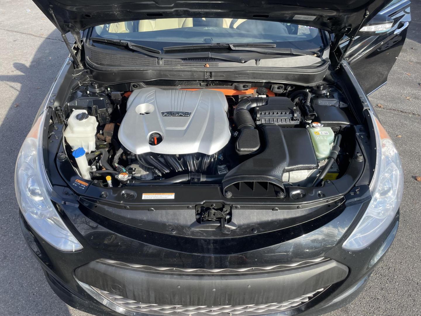 2015 black Hyundai Sonata Hybrid Sedan (KMHEC4A43FA) with an 2.4L L4 DOHC 16V HYBRID engine, 6-Speed Automatic transmission, located at 101 N. Main Street, Muncy, PA, 17756, (570) 546-5462, 41.207691, -76.785942 - Photo#8