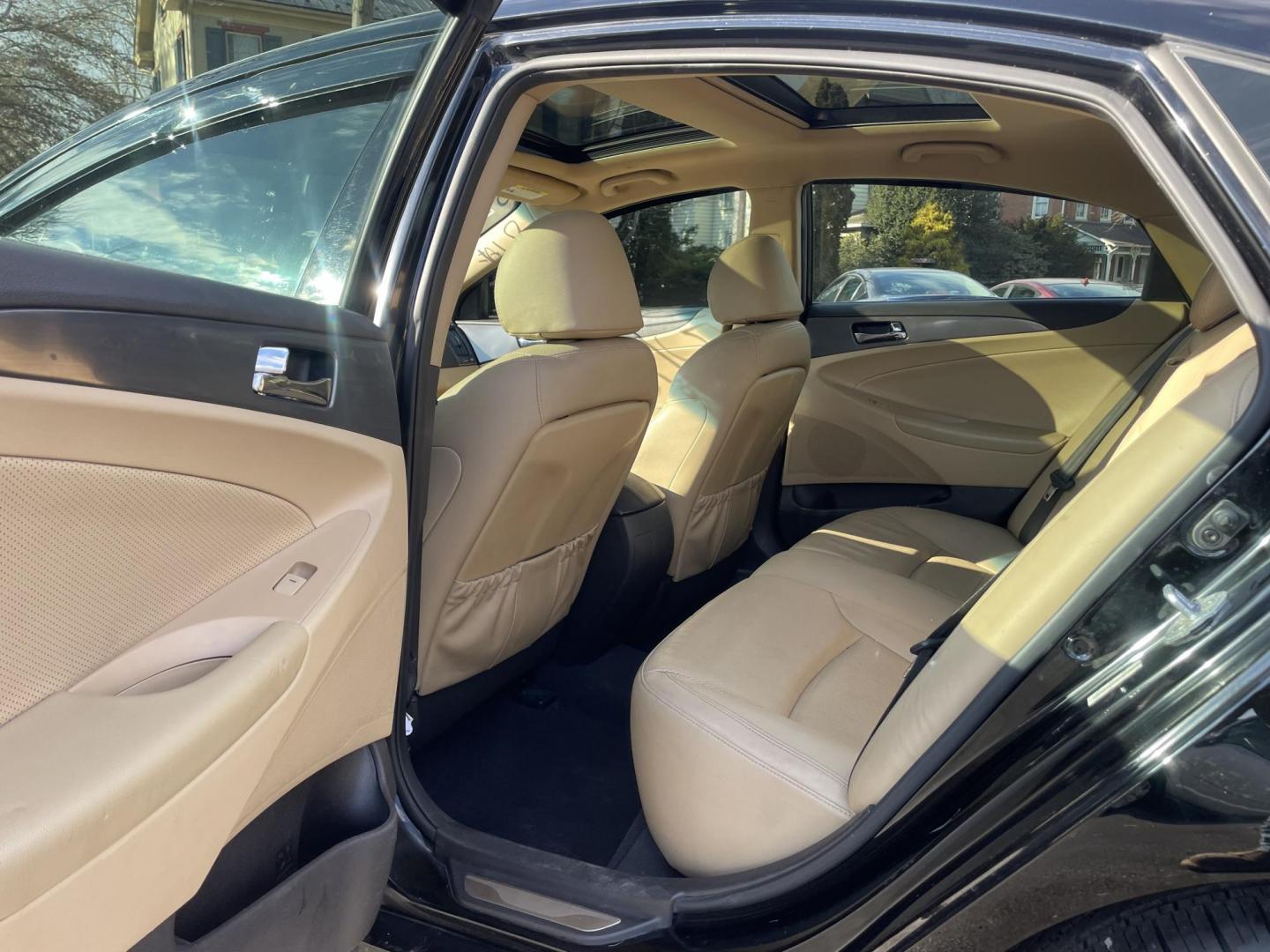 2015 black Hyundai Sonata Hybrid Sedan (KMHEC4A43FA) with an 2.4L L4 DOHC 16V HYBRID engine, 6-Speed Automatic transmission, located at 101 N. Main Street, Muncy, PA, 17756, (570) 546-5462, 41.207691, -76.785942 - Photo#6