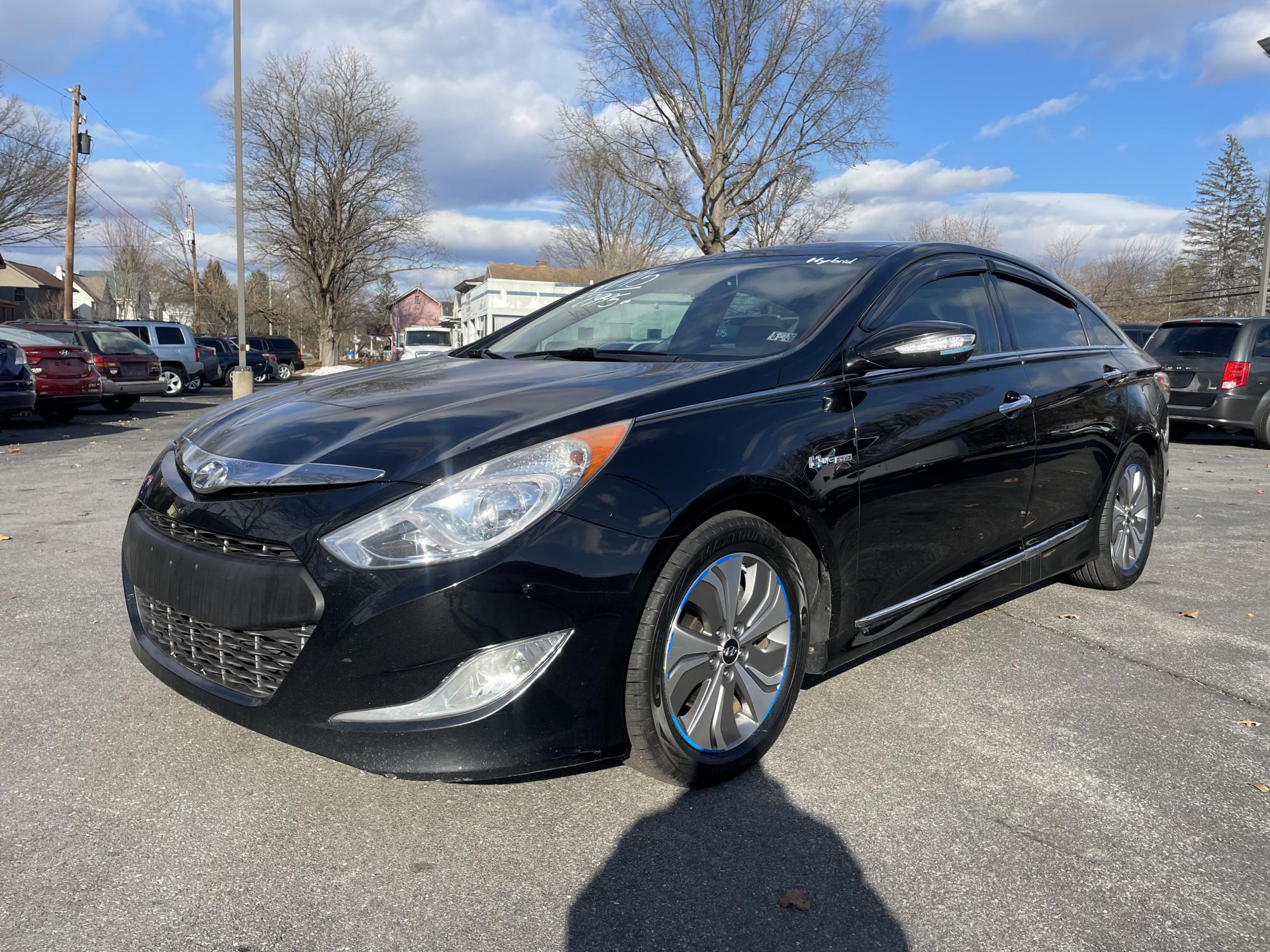 photo of 2015 Hyundai Sonata Hybrid Sedan