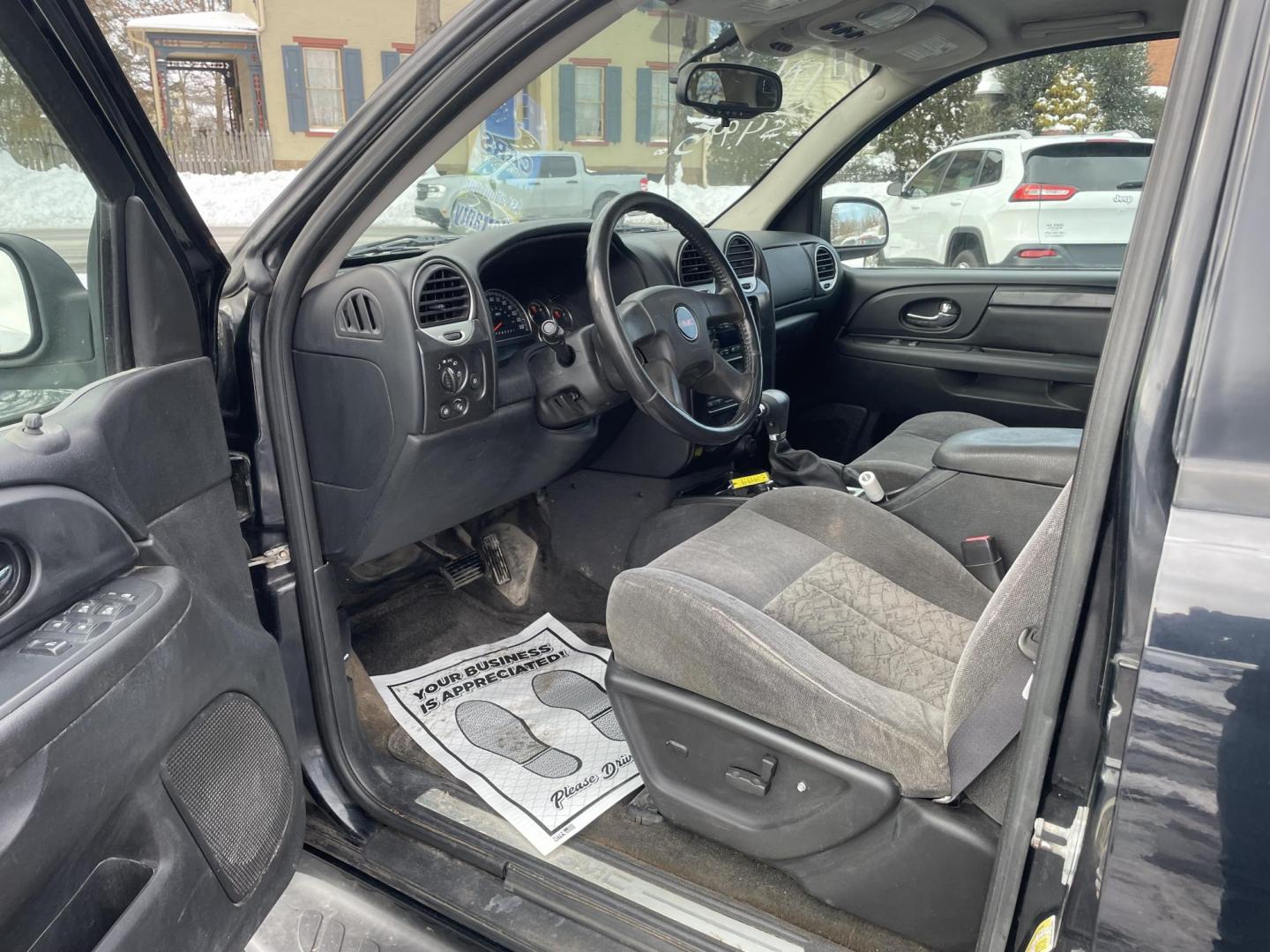 2006 black GMC Envoy XL SLE 4WD (1GKET16S766) with an 4.2L L6 DOHC 24V engine, 4-Speed Automatic Overdrive transmission, located at 101 N. Main Street, Muncy, PA, 17756, (570) 546-5462, 41.207691, -76.785942 - Photo#4