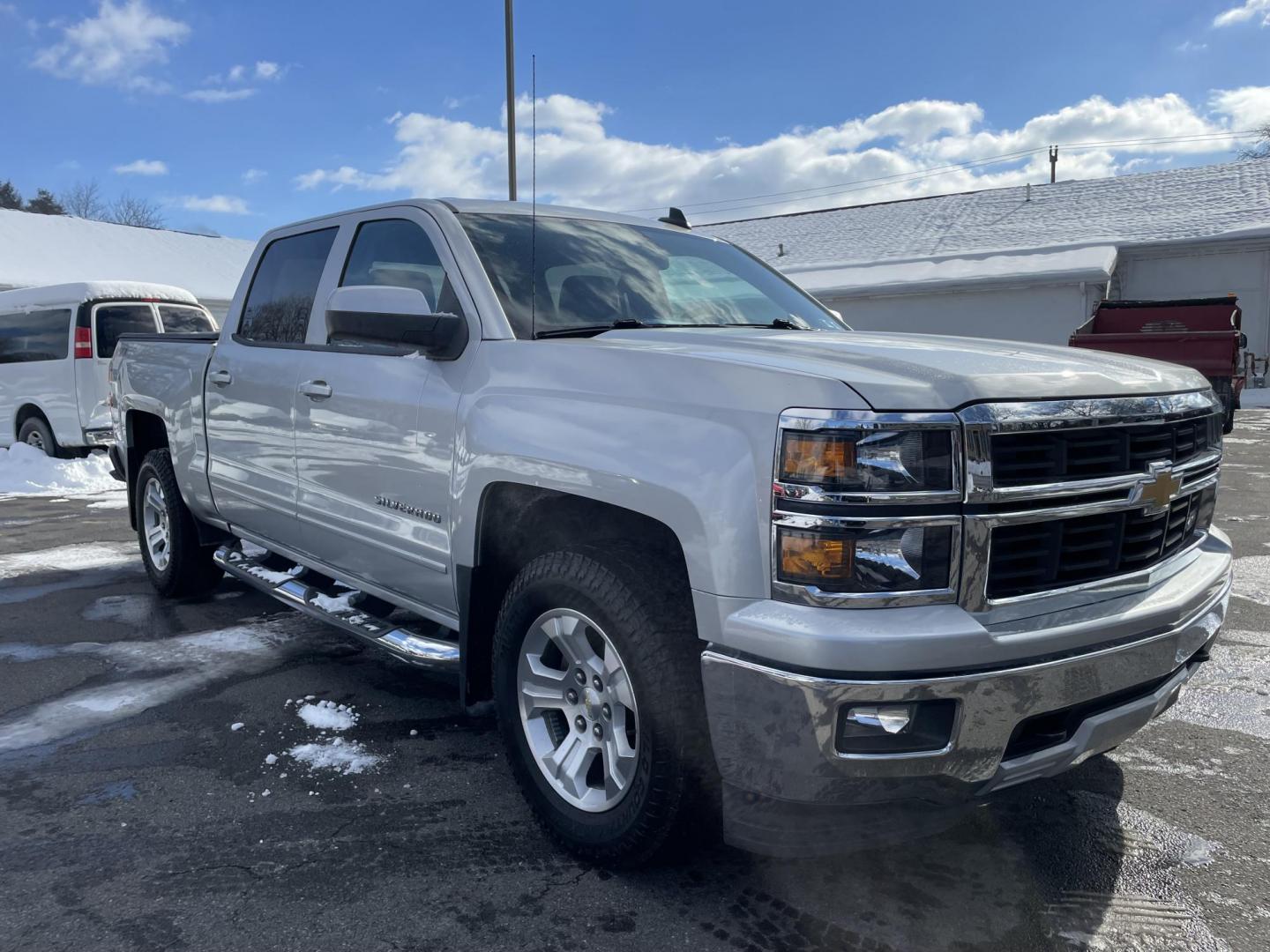 2015 Chevrolet Silverado 1500 LT Crew Cab 4WD (3GCUKREC5FG) with an 5.3L V8 OHV 16V engine, 6-Speed Automatic transmission, located at 101 N. Main Street, Muncy, PA, 17756, (570) 546-5462, 41.207691, -76.785942 - Photo#1