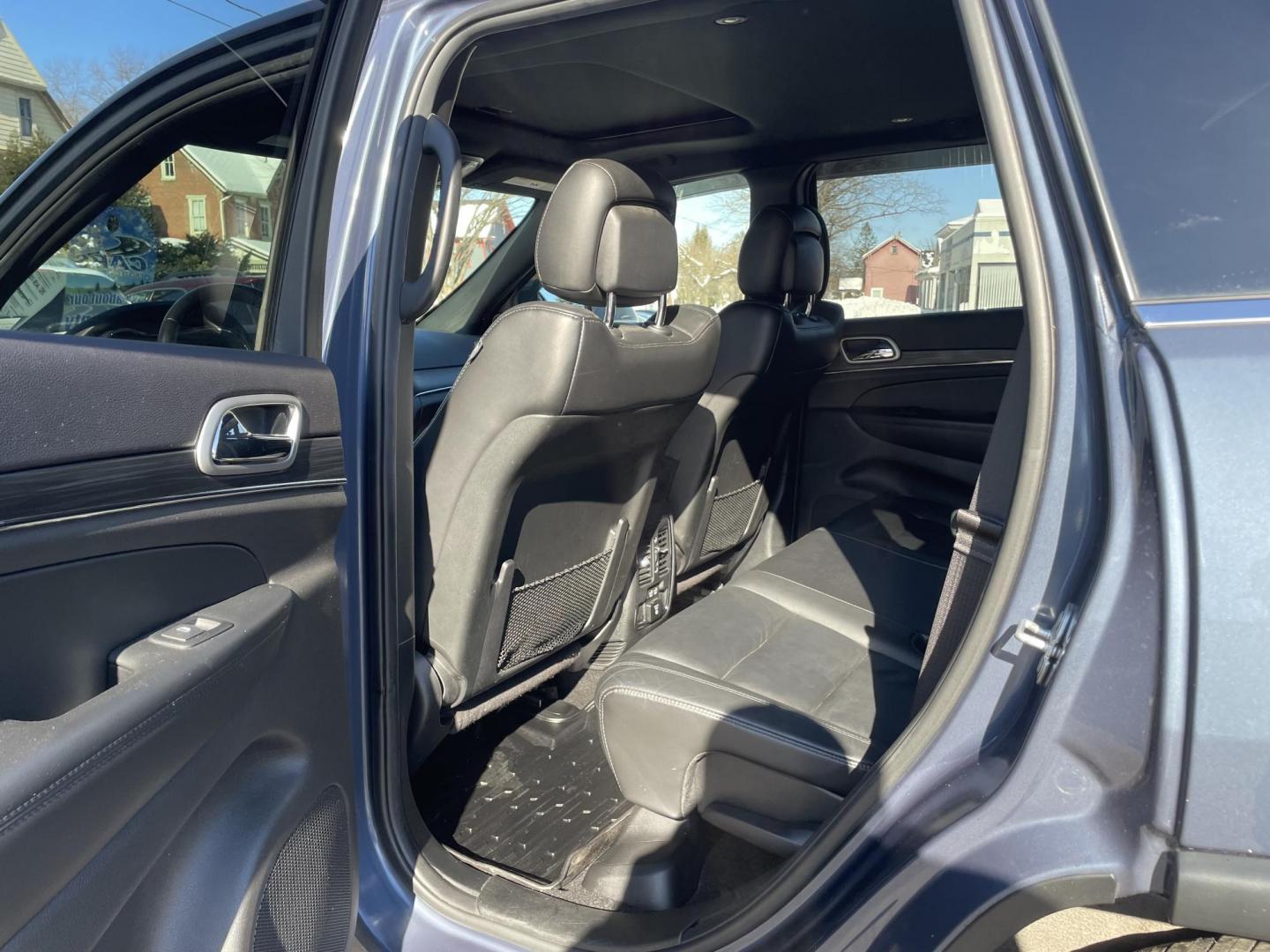 2019 BLUE Jeep Grand Cherokee Limited 4WD (1C4RJFBG0KC) with an 3.6L V6 DOHC 24V engine, 8A transmission, located at 101 N. Main Street, Muncy, PA, 17756, (570) 546-5462, 41.207691, -76.785942 - Photo#8