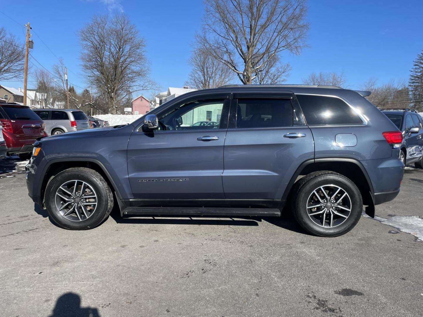 2019 BLUE Jeep Grand Cherokee Limited 4WD (1C4RJFBG0KC) with an 3.6L V6 DOHC 24V engine, 8A transmission, located at 101 N. Main Street, Muncy, PA, 17756, (570) 546-5462, 41.207691, -76.785942 - Photo#4