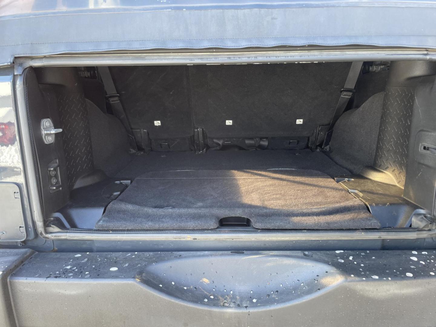 2016 Jeep Wrangler Unlimited Sport 4WD (1C4BJWDG6GL) with an 3.6L V6 DOHC 24V FFV engine, located at 101 N. Main Street, Muncy, PA, 17756, (570) 546-5462, 41.207691, -76.785942 - Photo#8