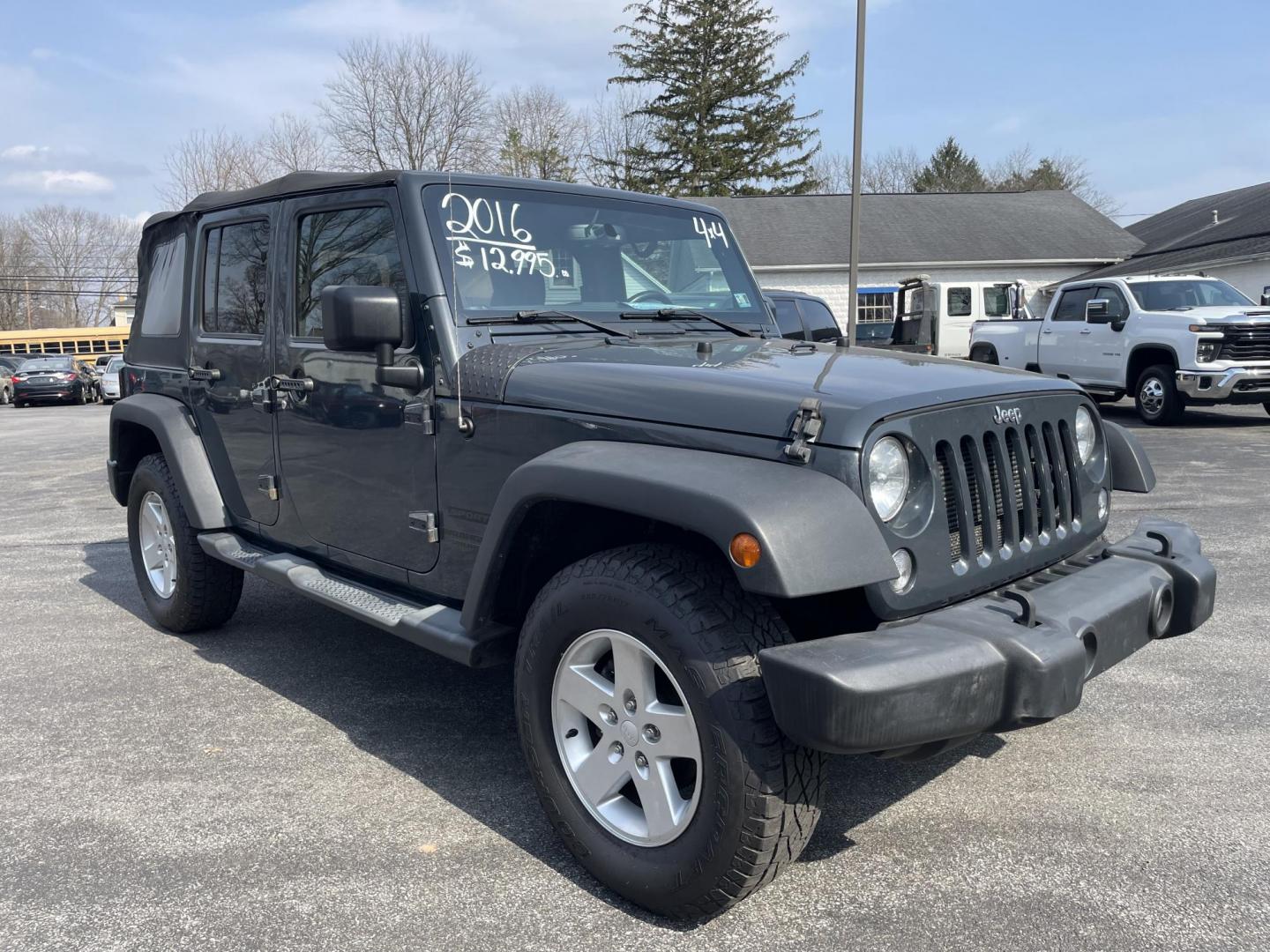 2016 Jeep Wrangler Unlimited Sport 4WD (1C4BJWDG6GL) with an 3.6L V6 DOHC 24V FFV engine, located at 101 N. Main Street, Muncy, PA, 17756, (570) 546-5462, 41.207691, -76.785942 - Photo#1