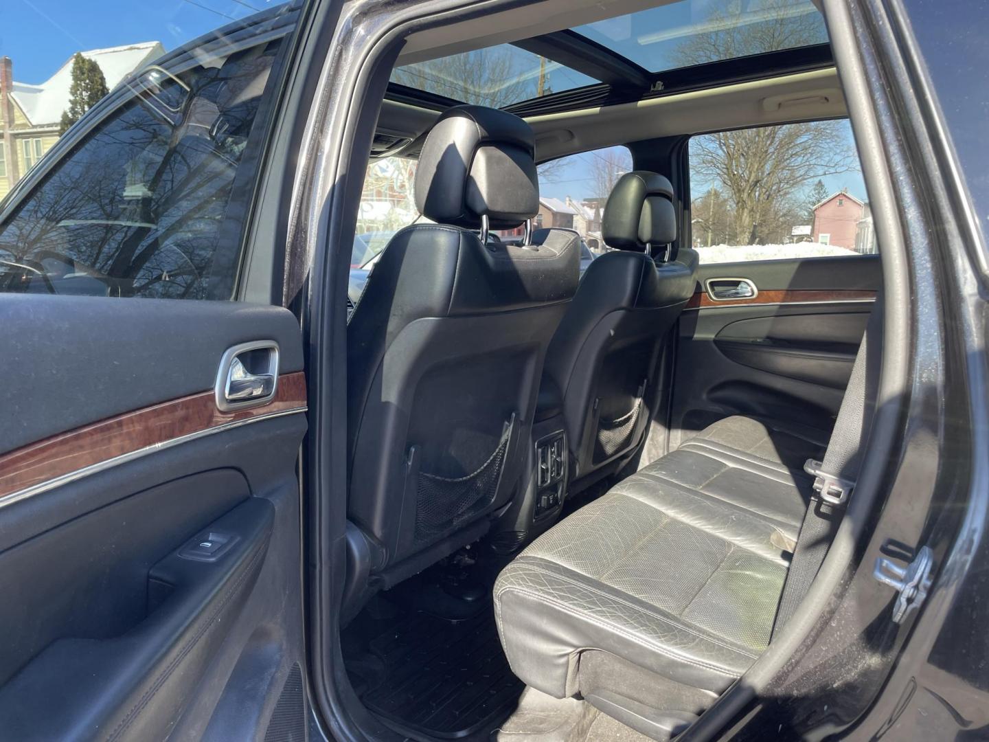 2013 black /black Jeep Grand Cherokee Limited 4WD (1C4RJFBG7DC) with an 3.6L V6 DOHC 24V engine, 5-Speed Automatic transmission, located at 101 N. Main Street, Muncy, PA, 17756, (570) 546-5462, 41.207691, -76.785942 - Photo#5