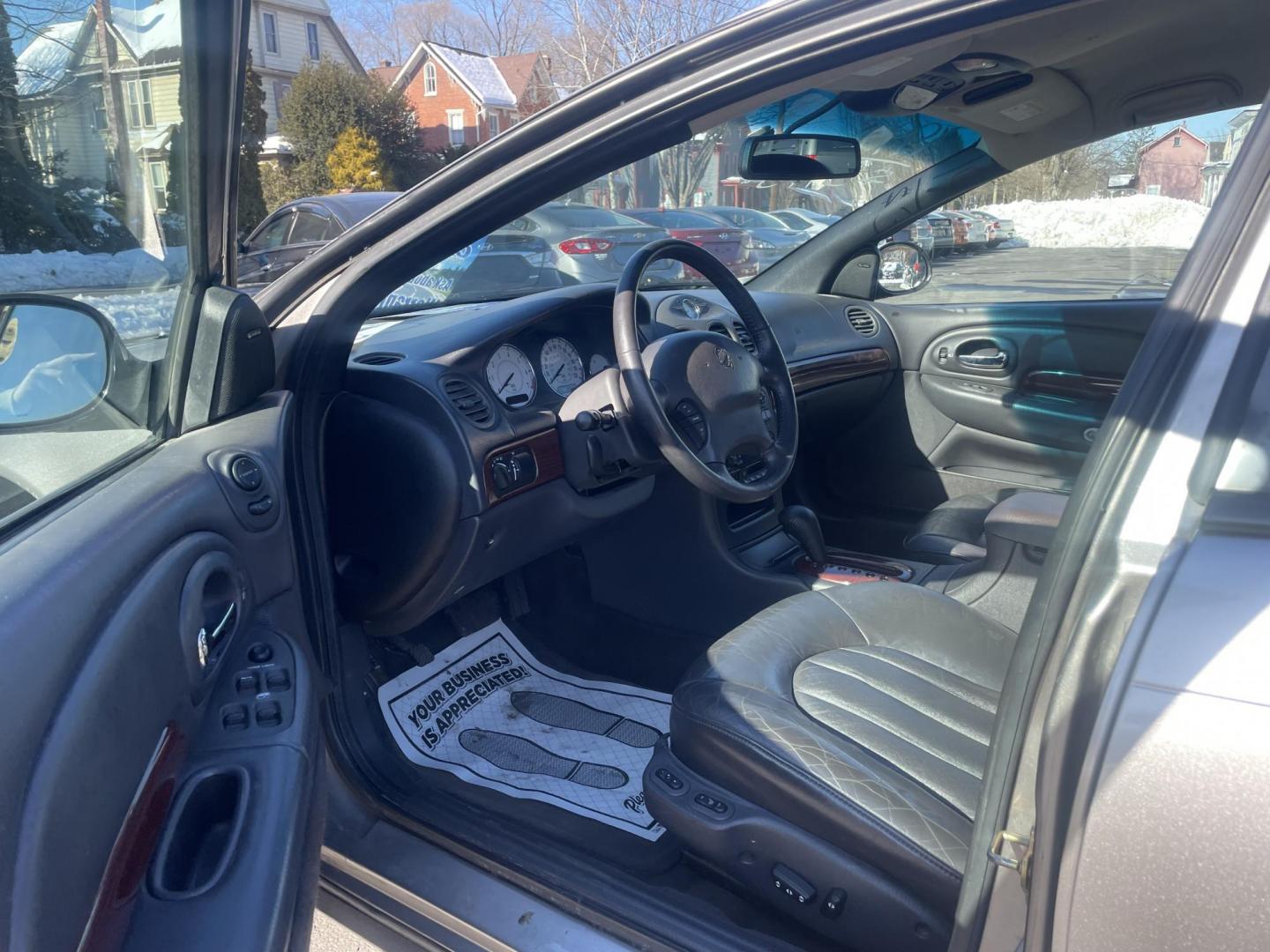 1999 Chrysler LHS Sedan (2C3HC56G6XH) with an 3.5L V6 SOHC 24V engine, 4-Speed Automatic Overdrive transmission, located at 101 N. Main Street, Muncy, PA, 17756, (570) 546-5462, 41.207691, -76.785942 - Photo#4