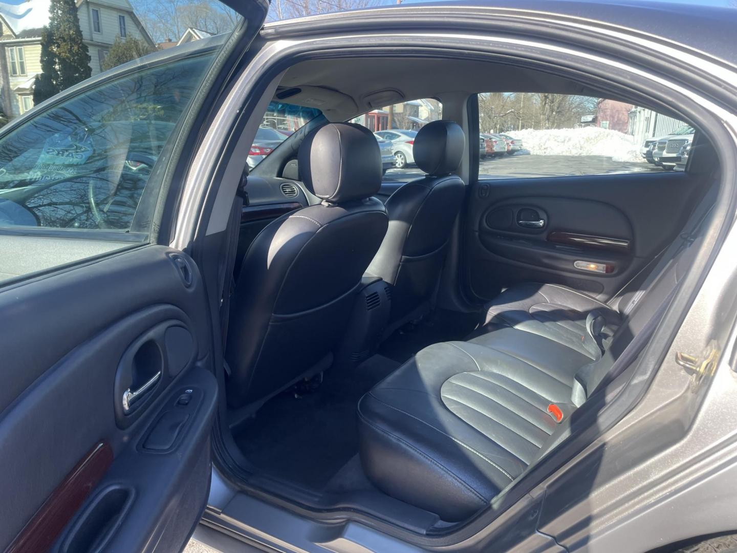 1999 Chrysler LHS Sedan (2C3HC56G6XH) with an 3.5L V6 SOHC 24V engine, 4-Speed Automatic Overdrive transmission, located at 101 N. Main Street, Muncy, PA, 17756, (570) 546-5462, 41.207691, -76.785942 - Photo#5