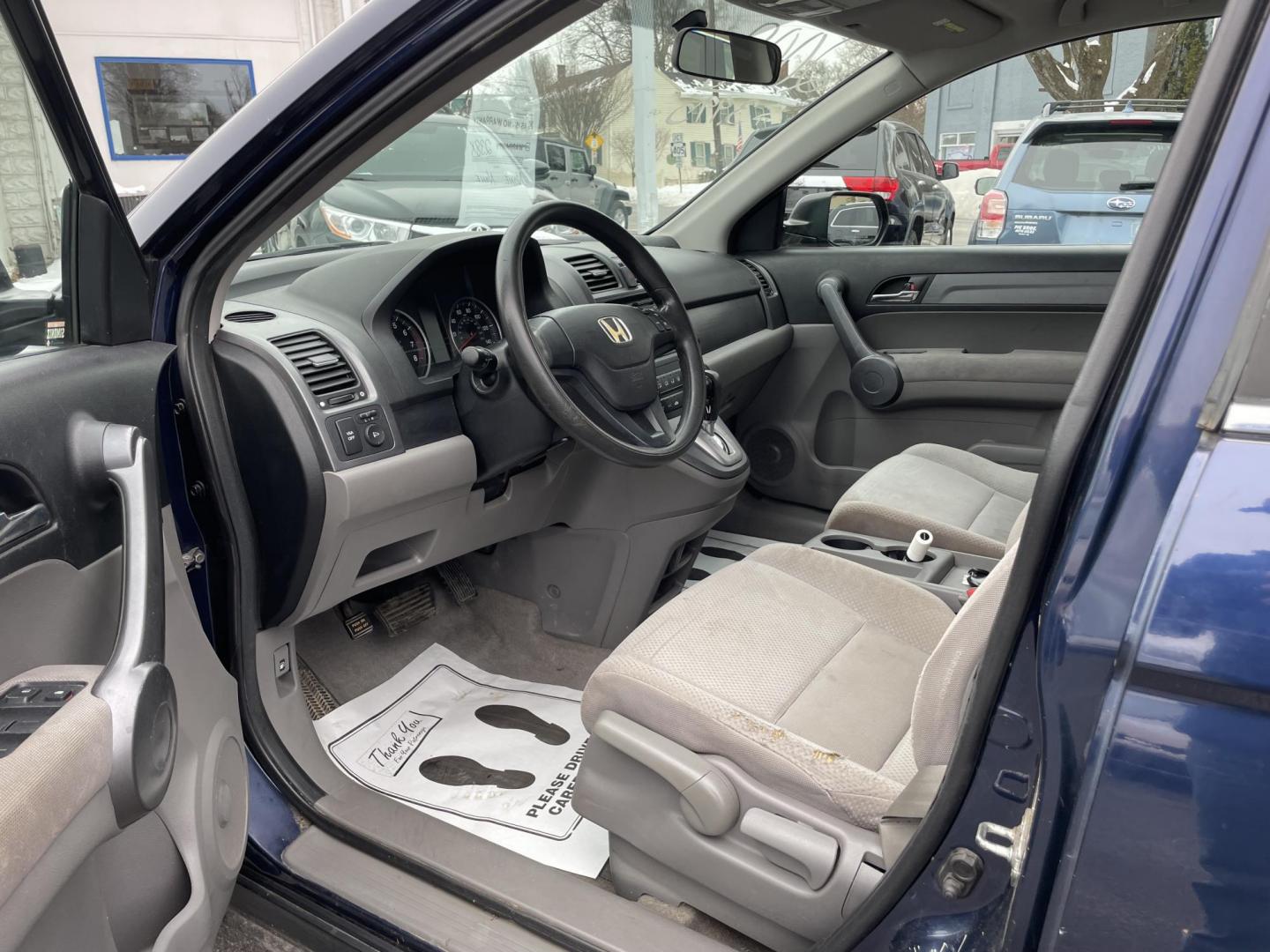 2008 BLUE Honda CR-V LX 4WD AT (5J6RE48368L) with an 2.4L L4 DOHC 16V engine, 5-Speed Automatic Overdrive transmission, located at 101 N. Main Street, Muncy, PA, 17756, (570) 546-5462, 41.207691, -76.785942 - Photo#4